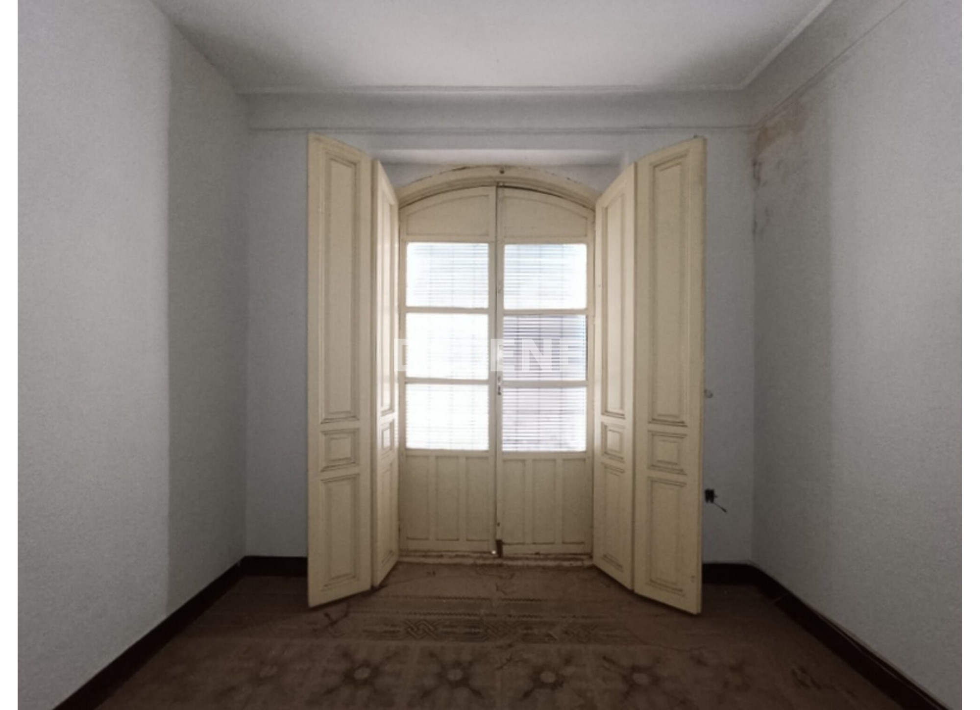 2937 CASA CON BALCONES, ZONA MERCADO