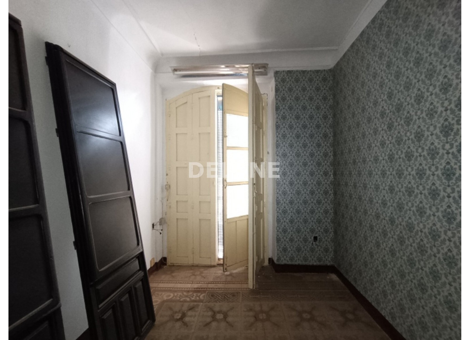 2937 CASA CON BALCONES, ZONA MERCADO