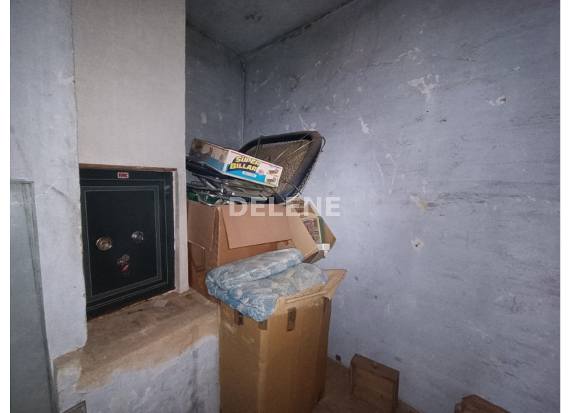 2937 CASA CON BALCONES, ZONA MERCADO