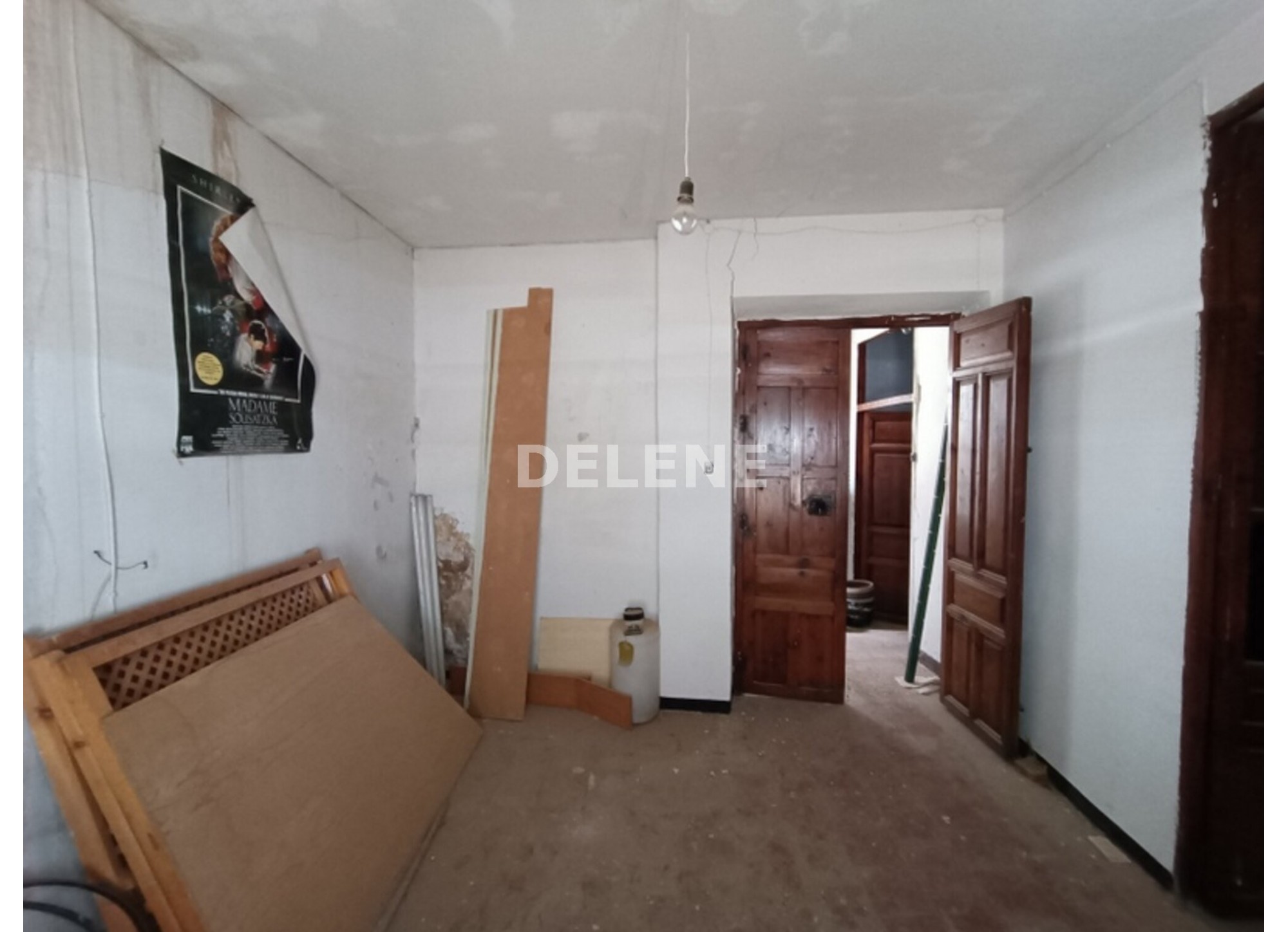 2937 CASA CON BALCONES, ZONA MERCADO