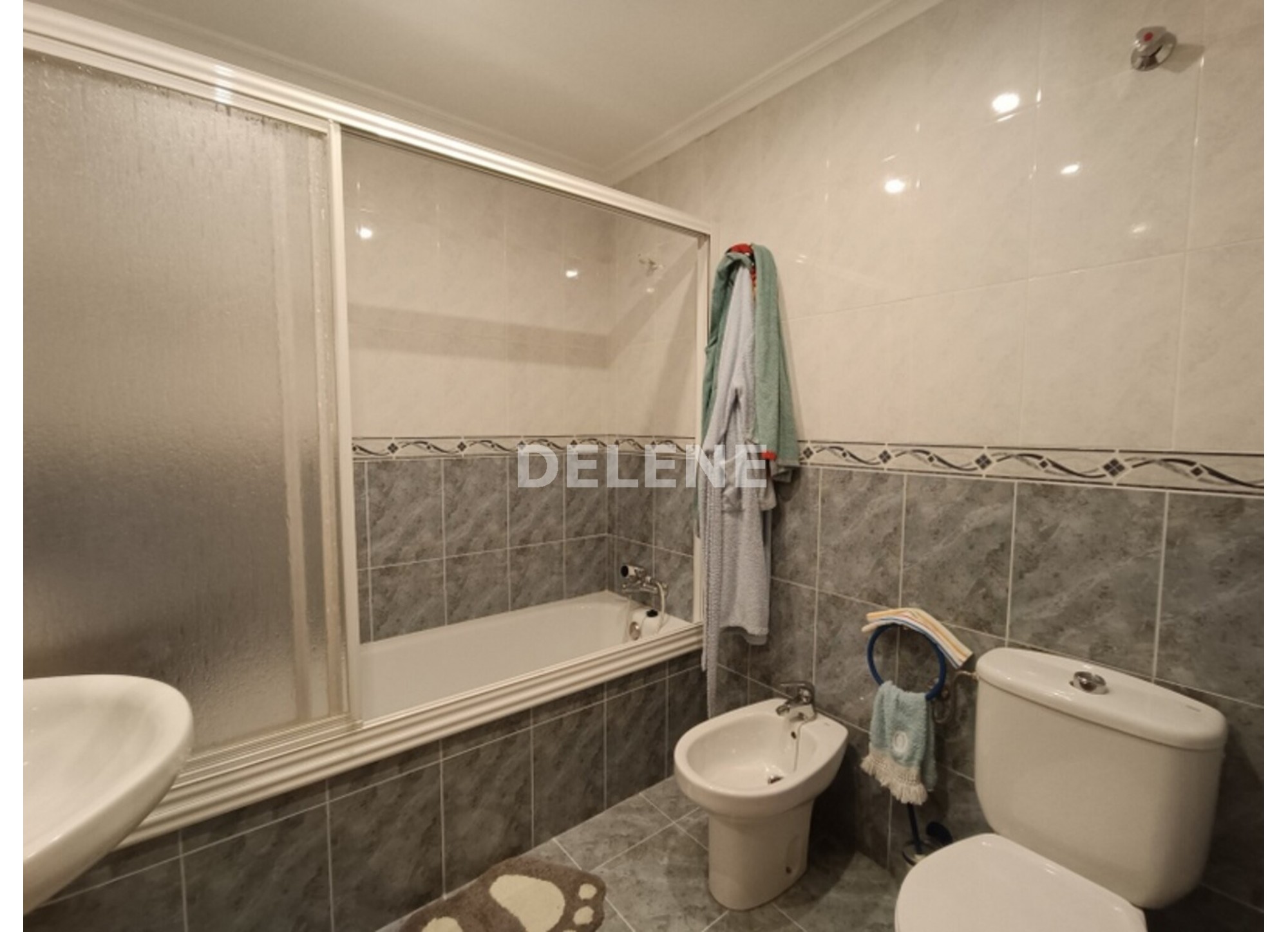 2941 PISO CON GARAJE Y TRASTERO, AVDA LIBERTAD