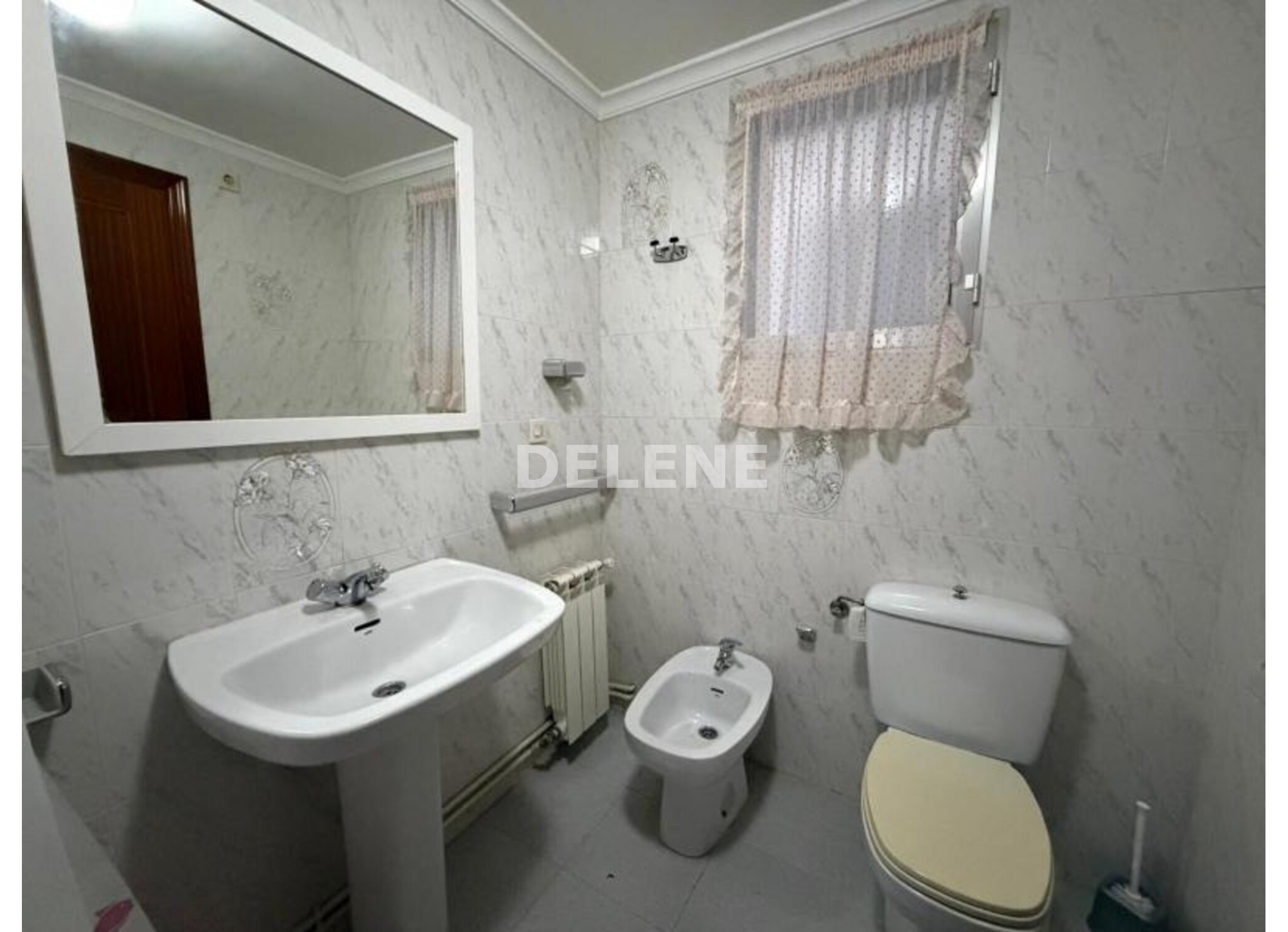 2279 PISO ZONA HOSPITAL