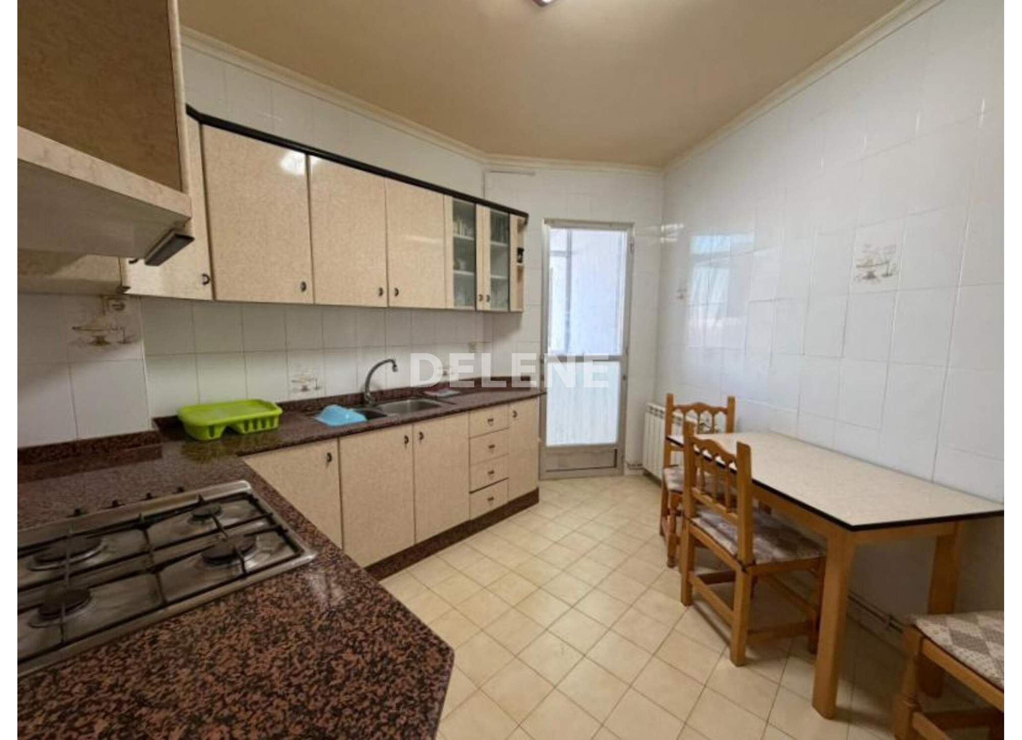 2279 PISO ZONA HOSPITAL