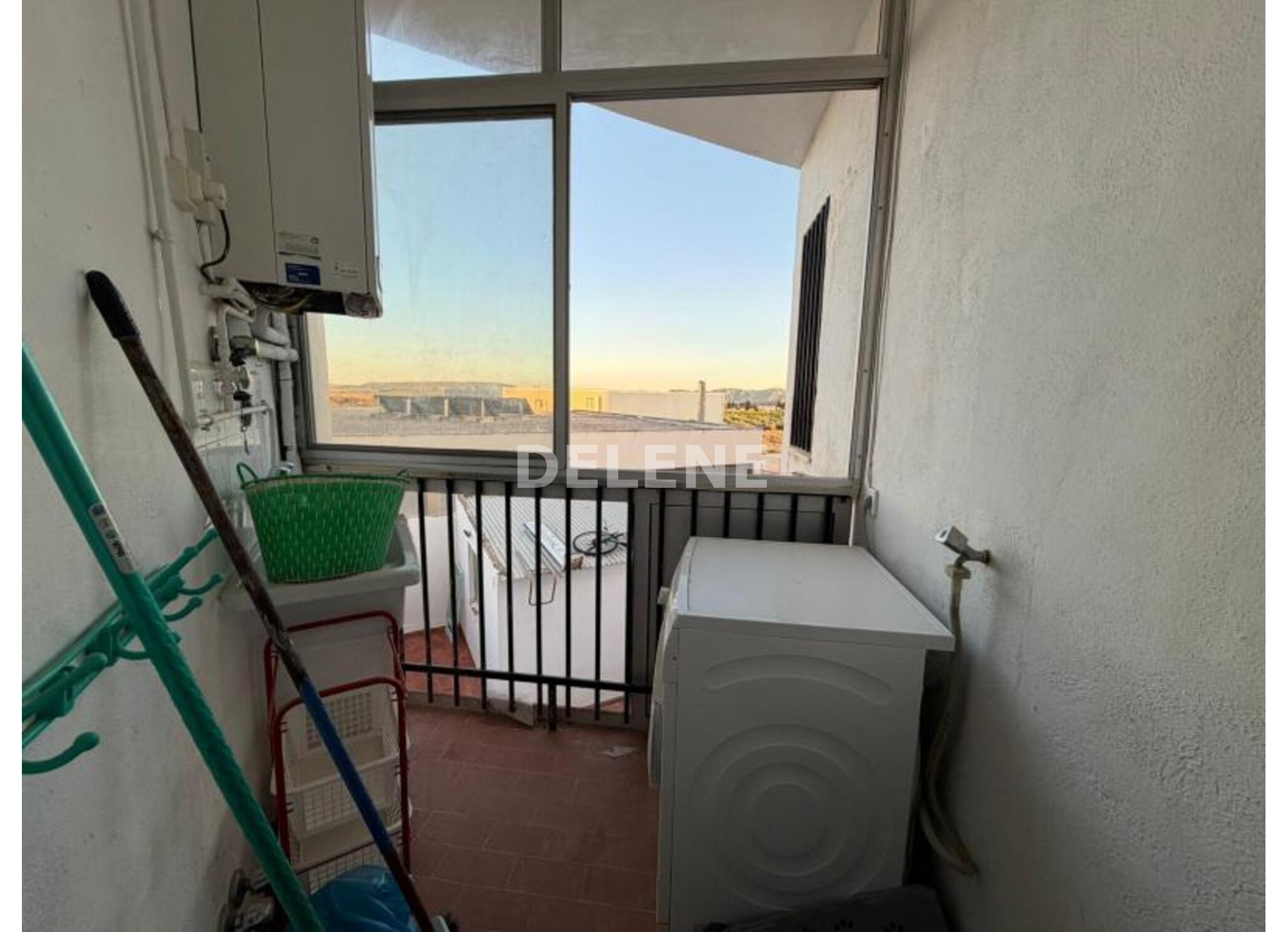 2279 PISO ZONA HOSPITAL