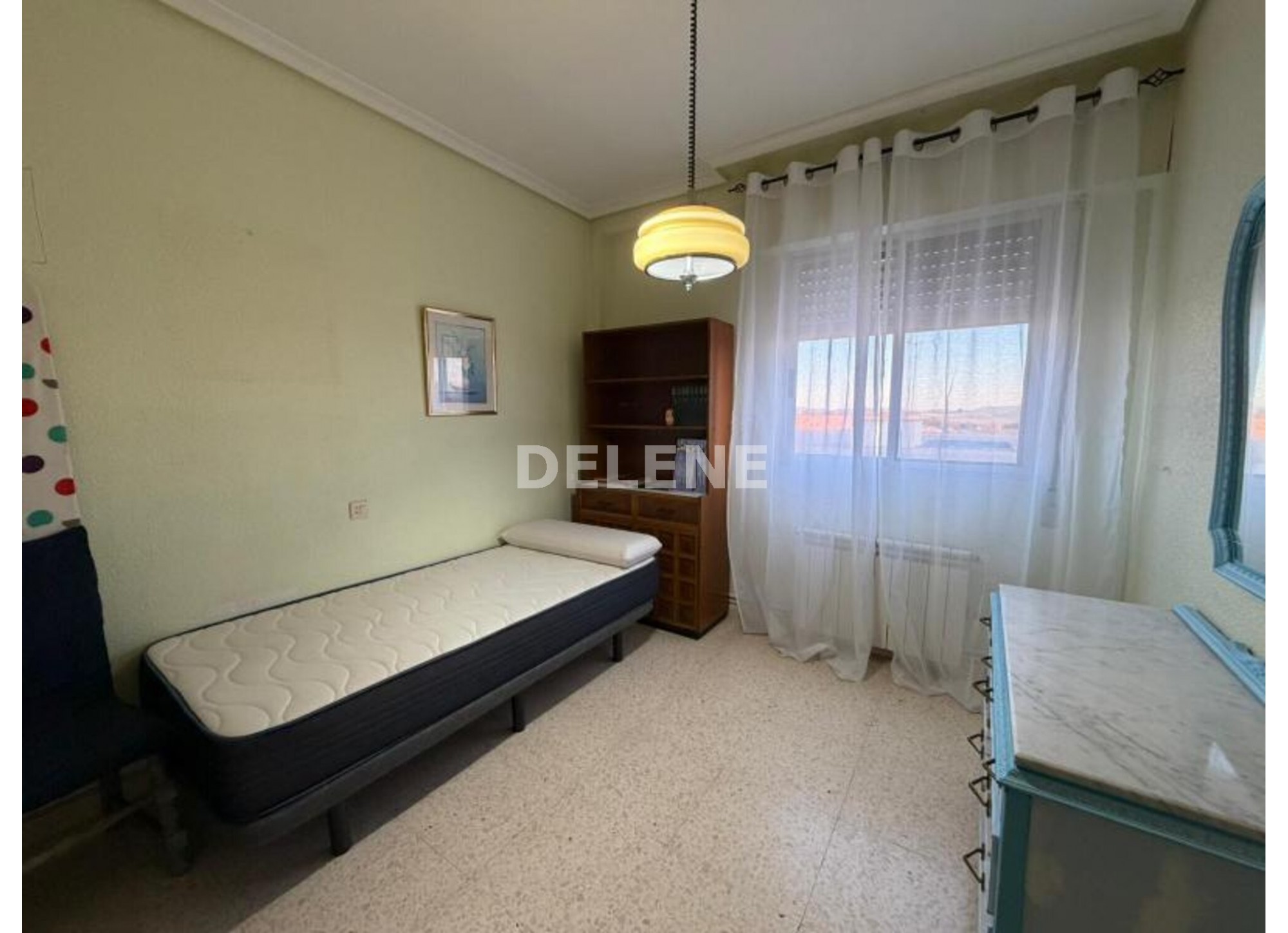 2279 PISO ZONA HOSPITAL