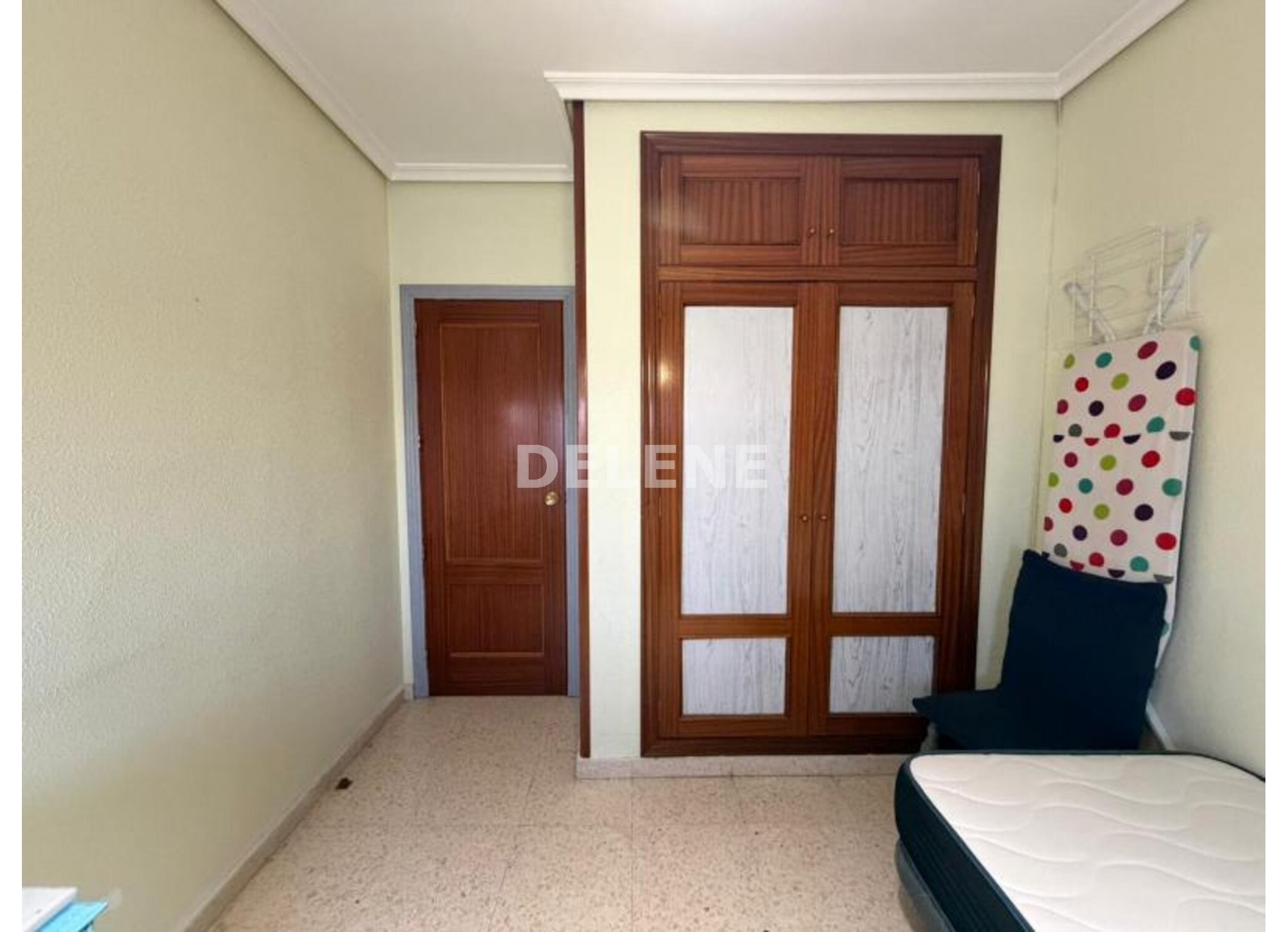 2279 PISO ZONA HOSPITAL