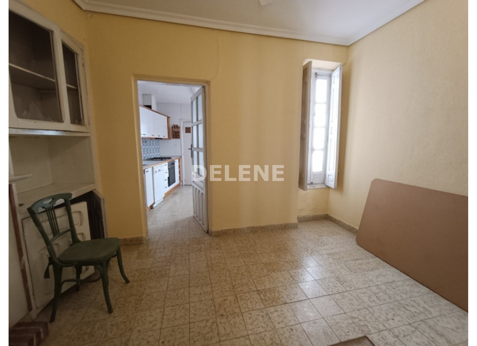 1730 PISO CON PATIO EN LA AVENIDA DE LA LIBERTAD