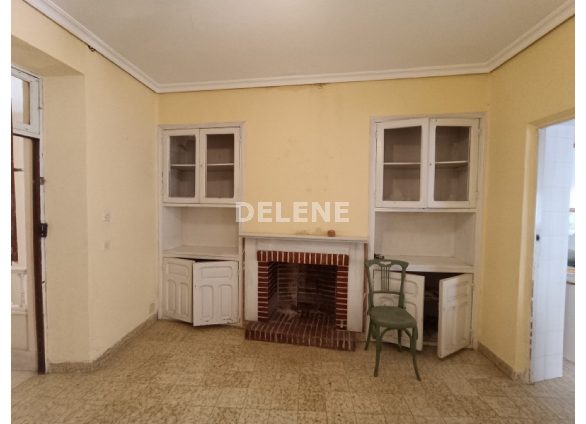 1730 PISO CON PATIO EN LA AVENIDA DE LA LIBERTAD