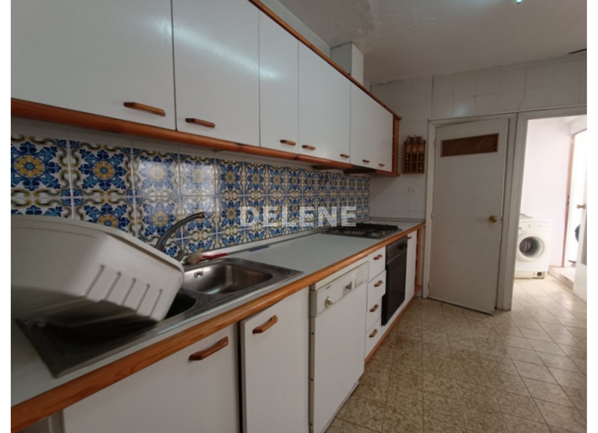 1730 PISO CON PATIO EN LA AVENIDA DE LA LIBERTAD