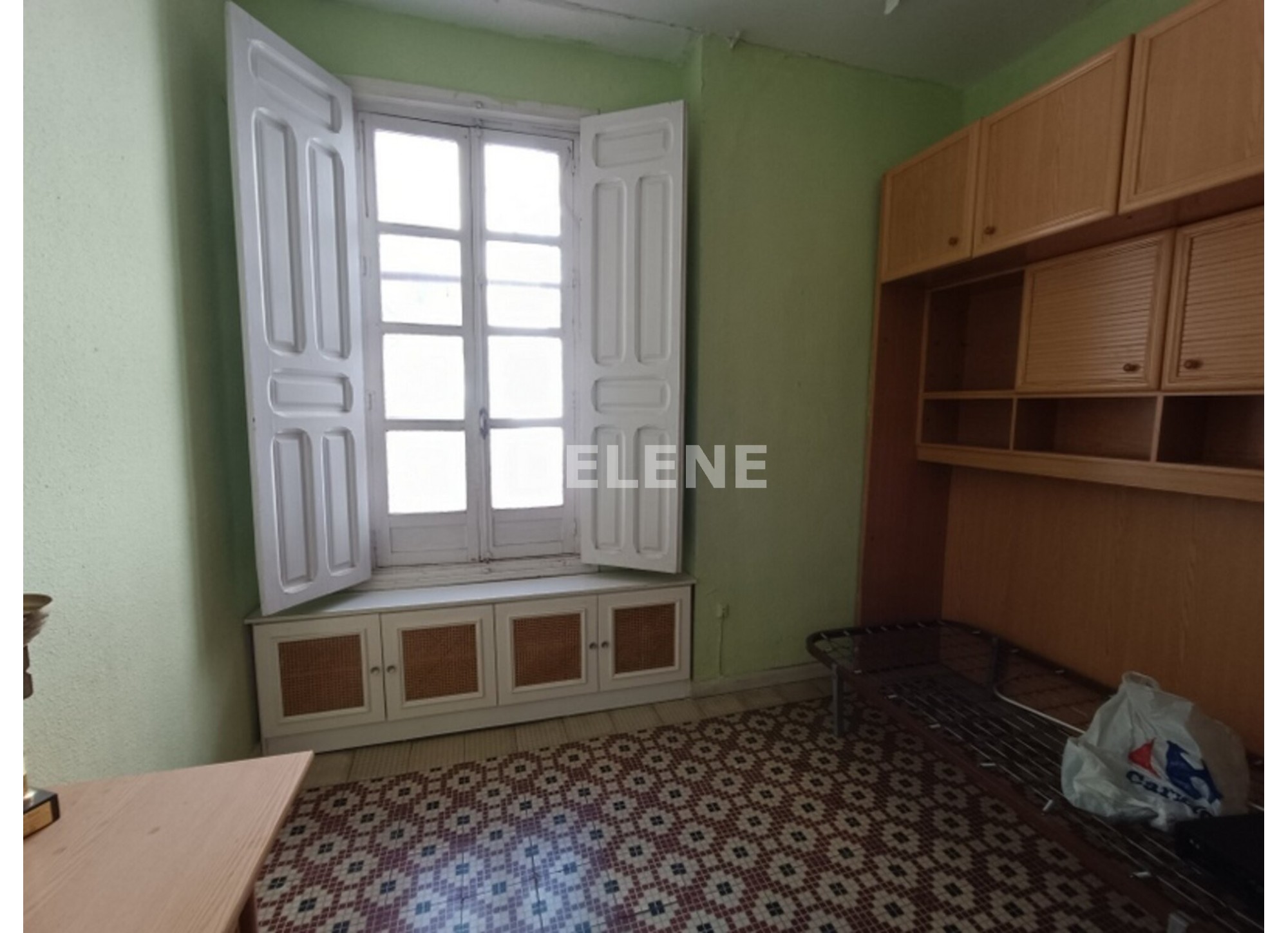 1730 PISO CON PATIO EN LA AVENIDA DE LA LIBERTAD