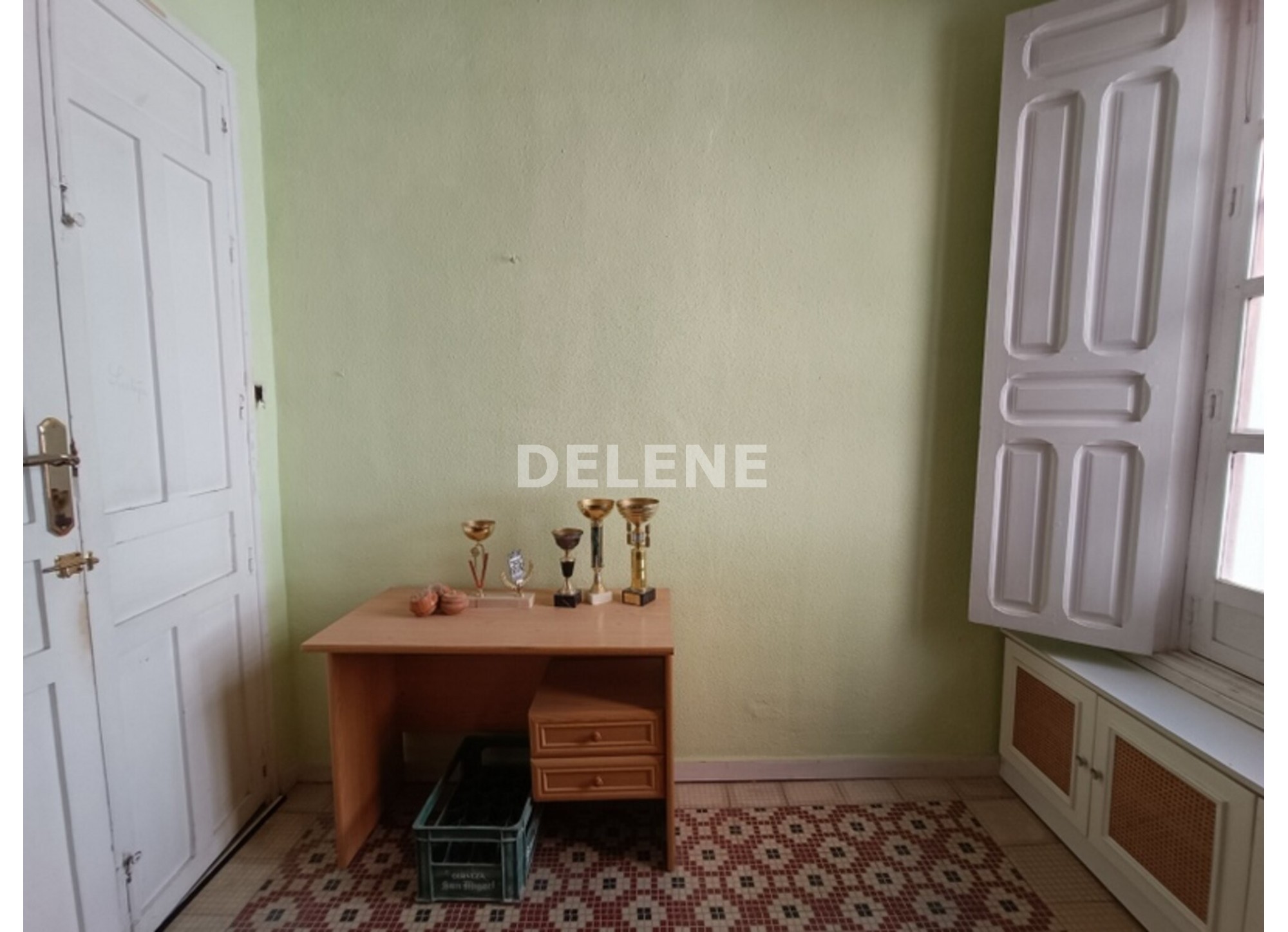 1730 PISO CON PATIO EN LA AVENIDA DE LA LIBERTAD