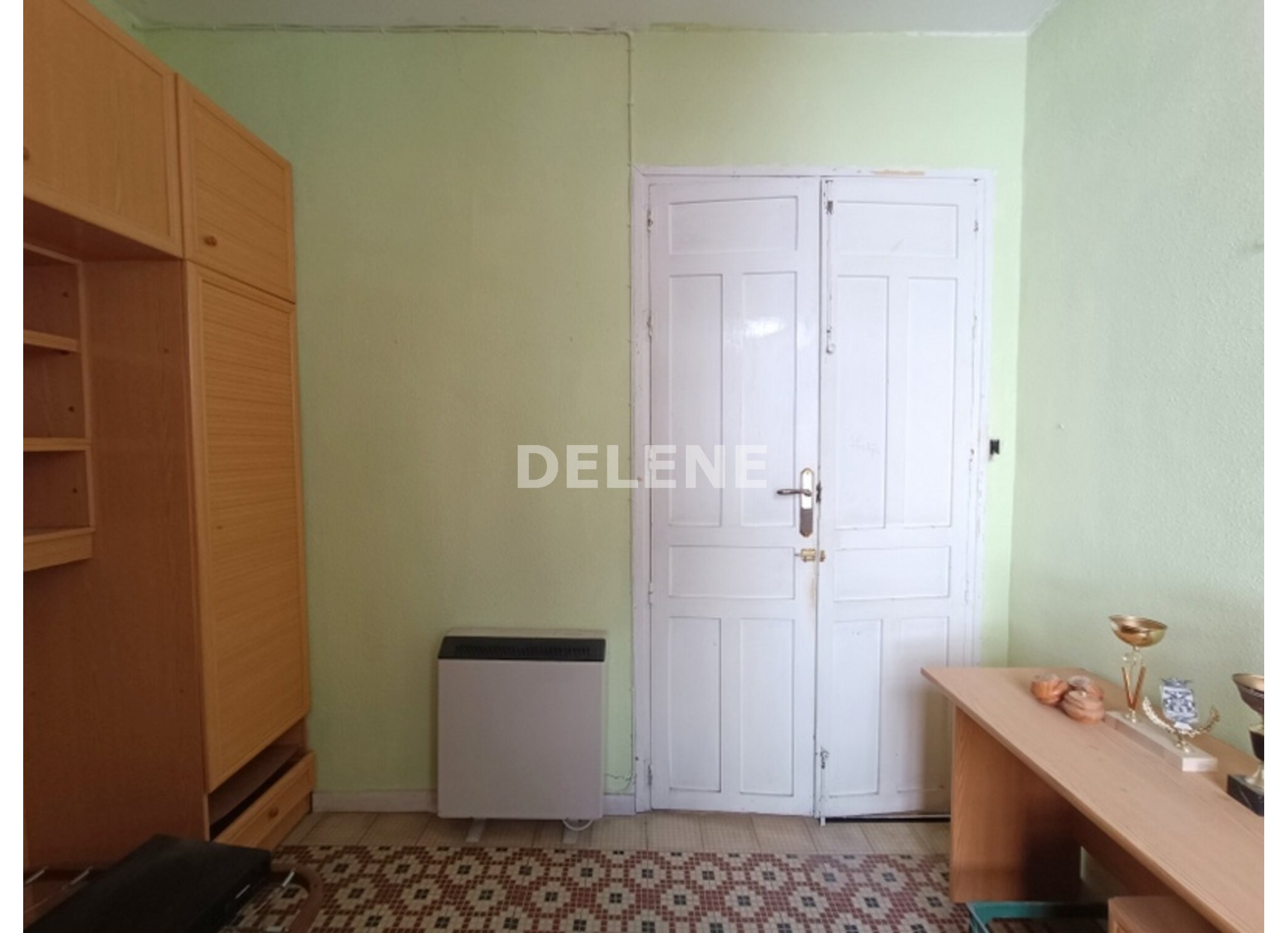 1730 PISO CON PATIO EN LA AVENIDA DE LA LIBERTAD