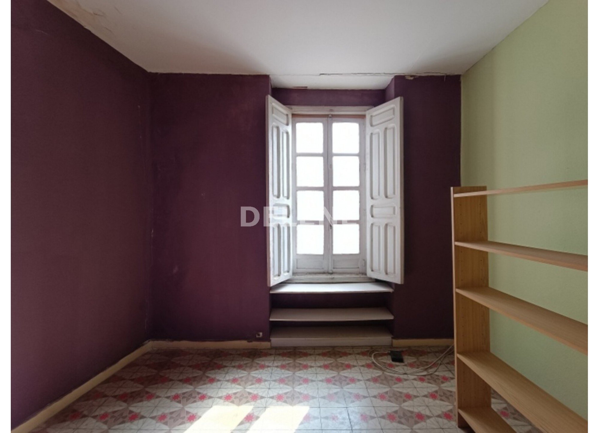 1730 PISO CON PATIO EN LA AVENIDA DE LA LIBERTAD