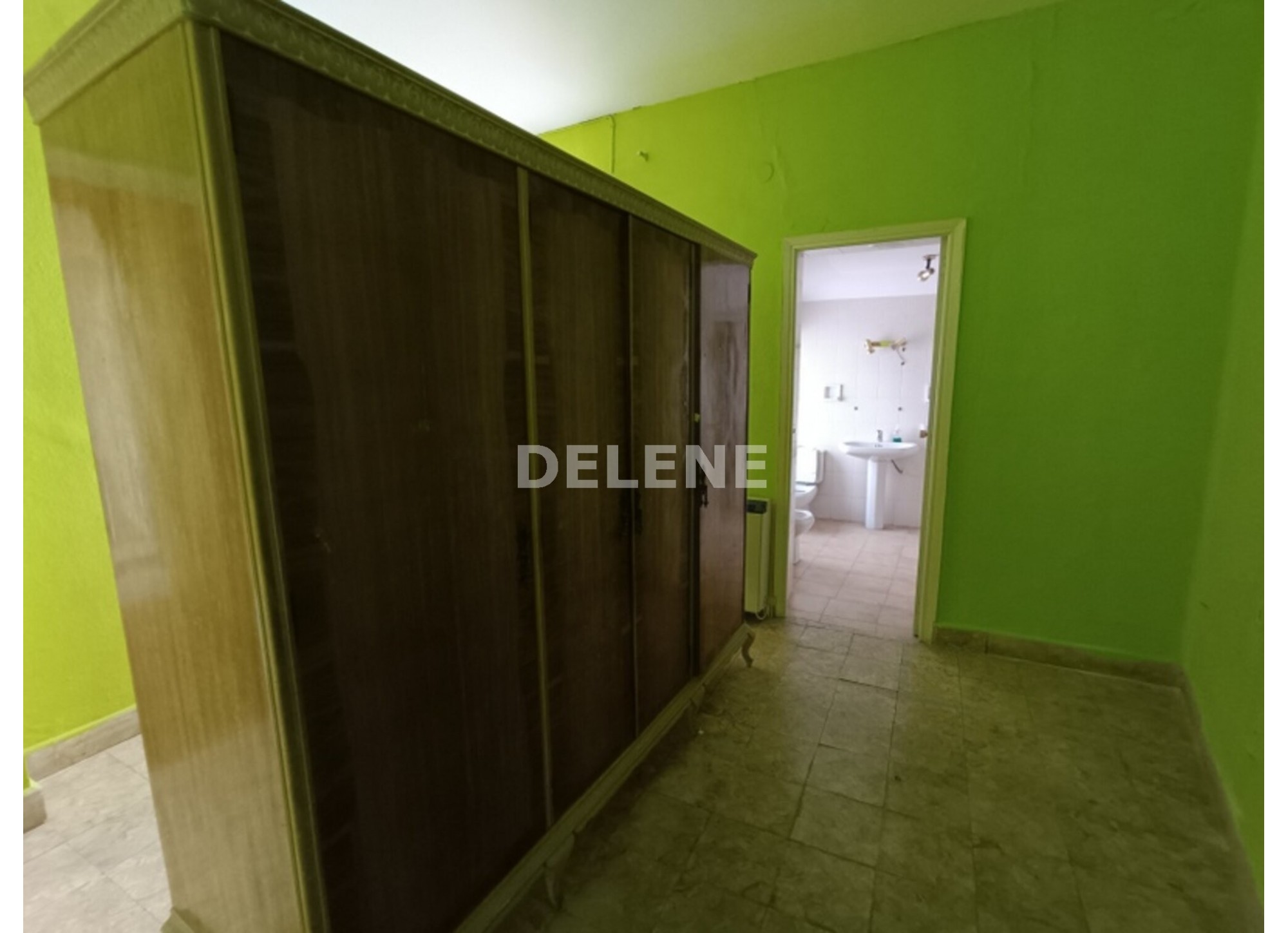 1730 PISO CON PATIO EN LA AVENIDA DE LA LIBERTAD