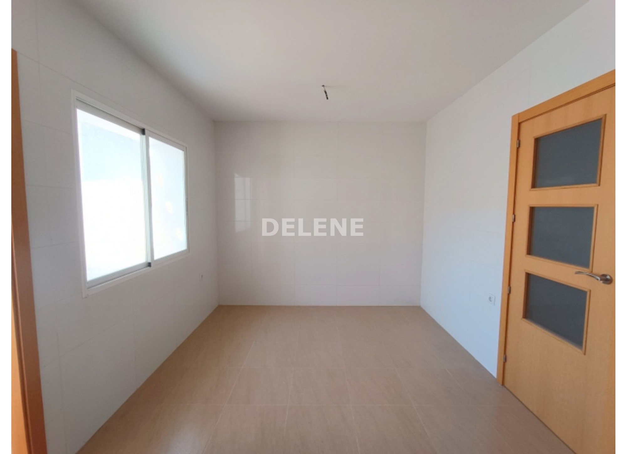 2943 PISO CON TERRAZA, ZONA AVDA LIBERTAD