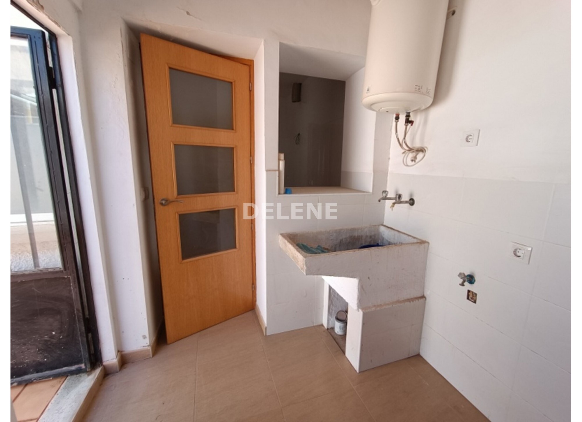 2943 PISO CON TERRAZA, ZONA AVDA LIBERTAD