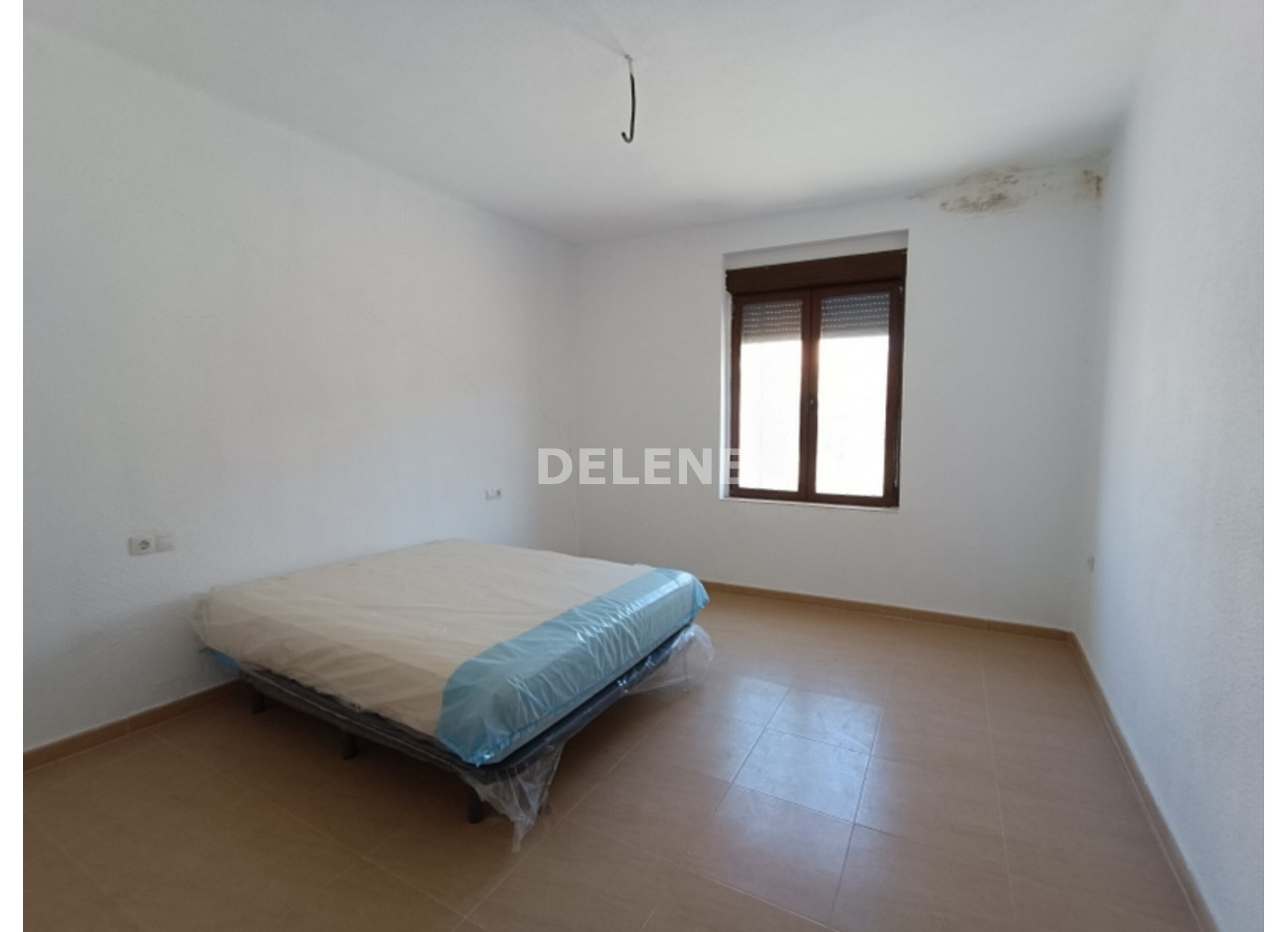 2943 PISO CON TERRAZA, ZONA AVDA LIBERTAD