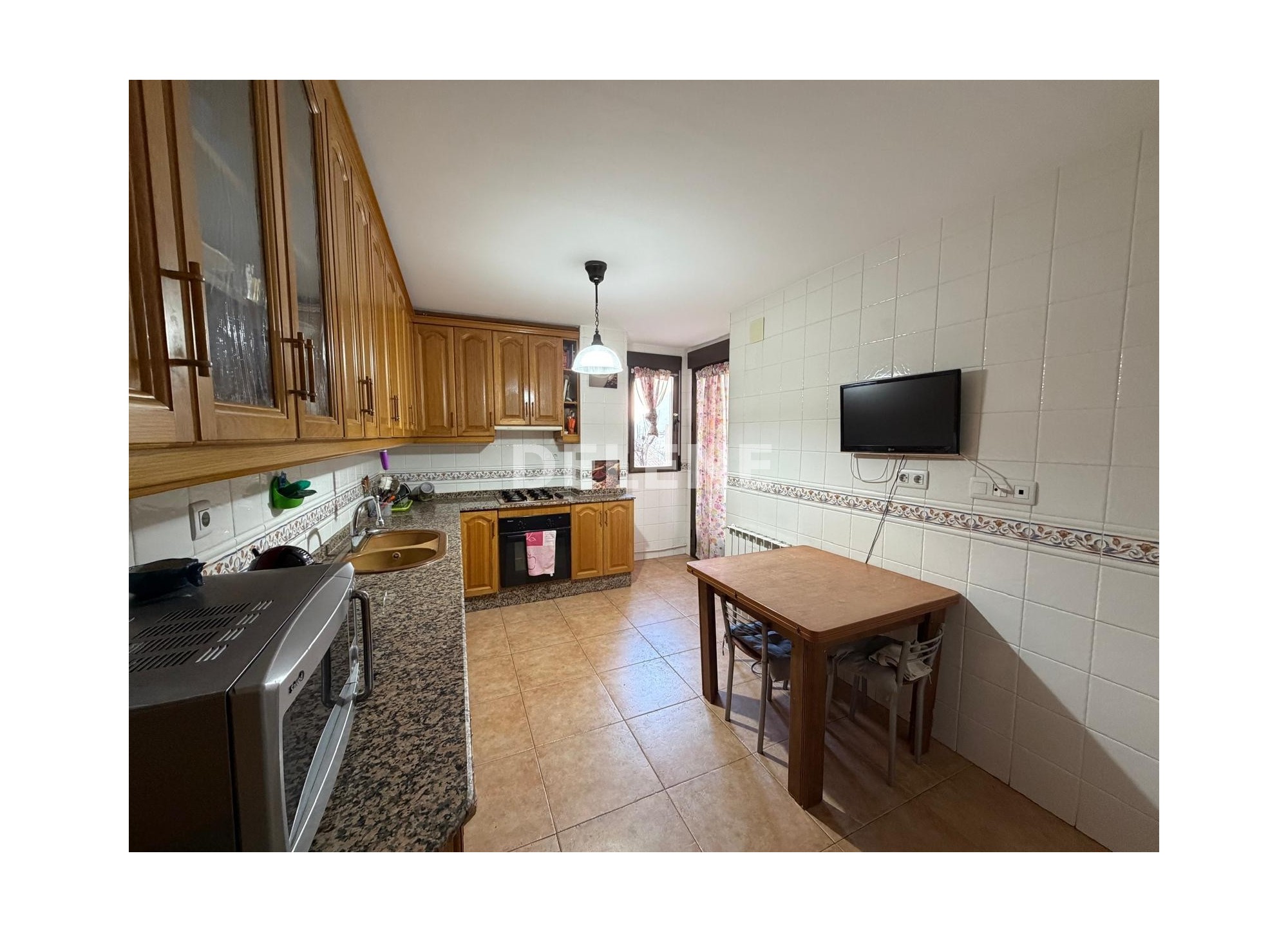 2727 PISO CON GARAJE Y TRASTERO, PRÓXIMO A CORREOS