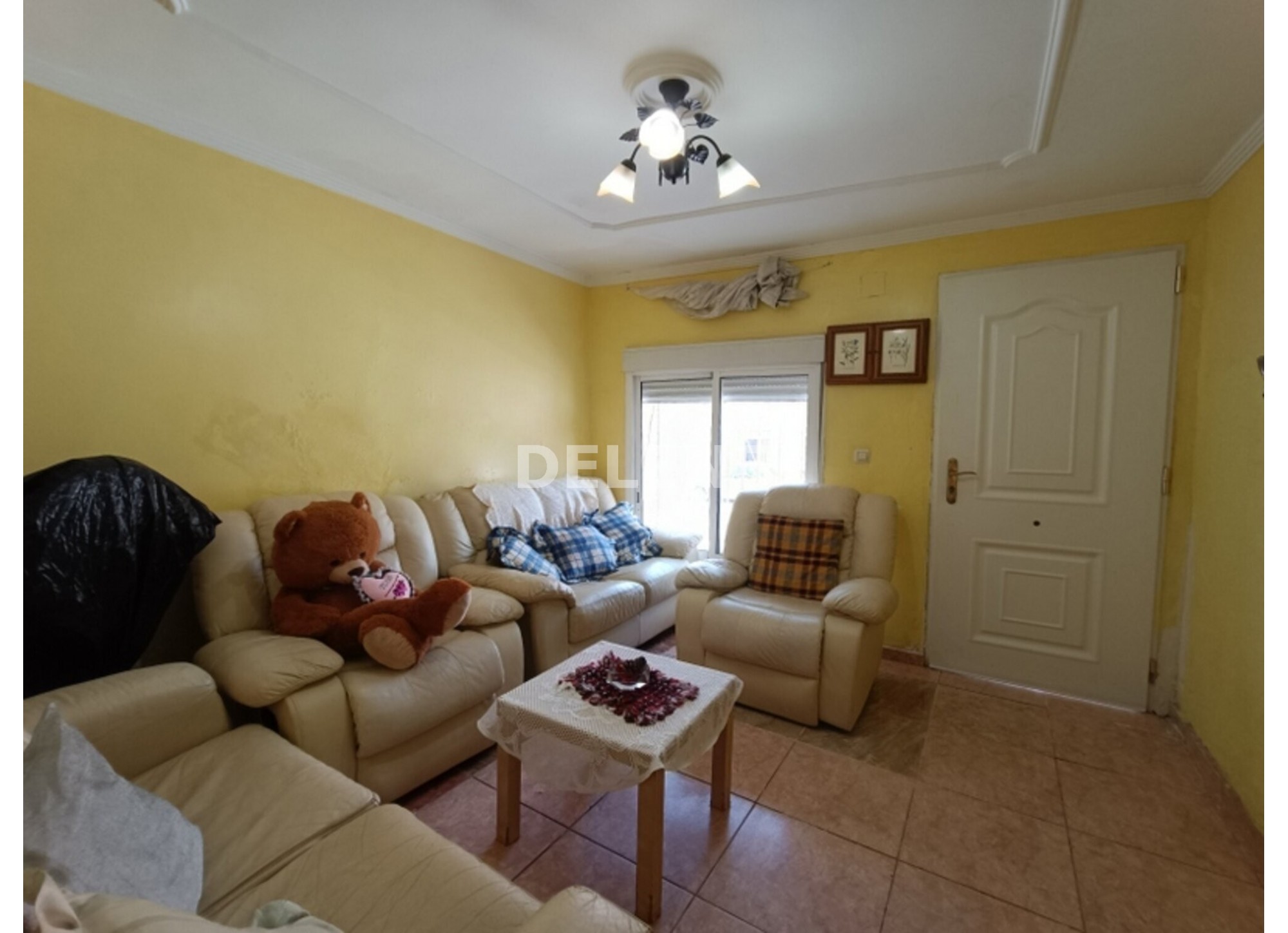 2945 CASA CON PATIO Y TERRAZA, AVDA DE LA LIBERTAD