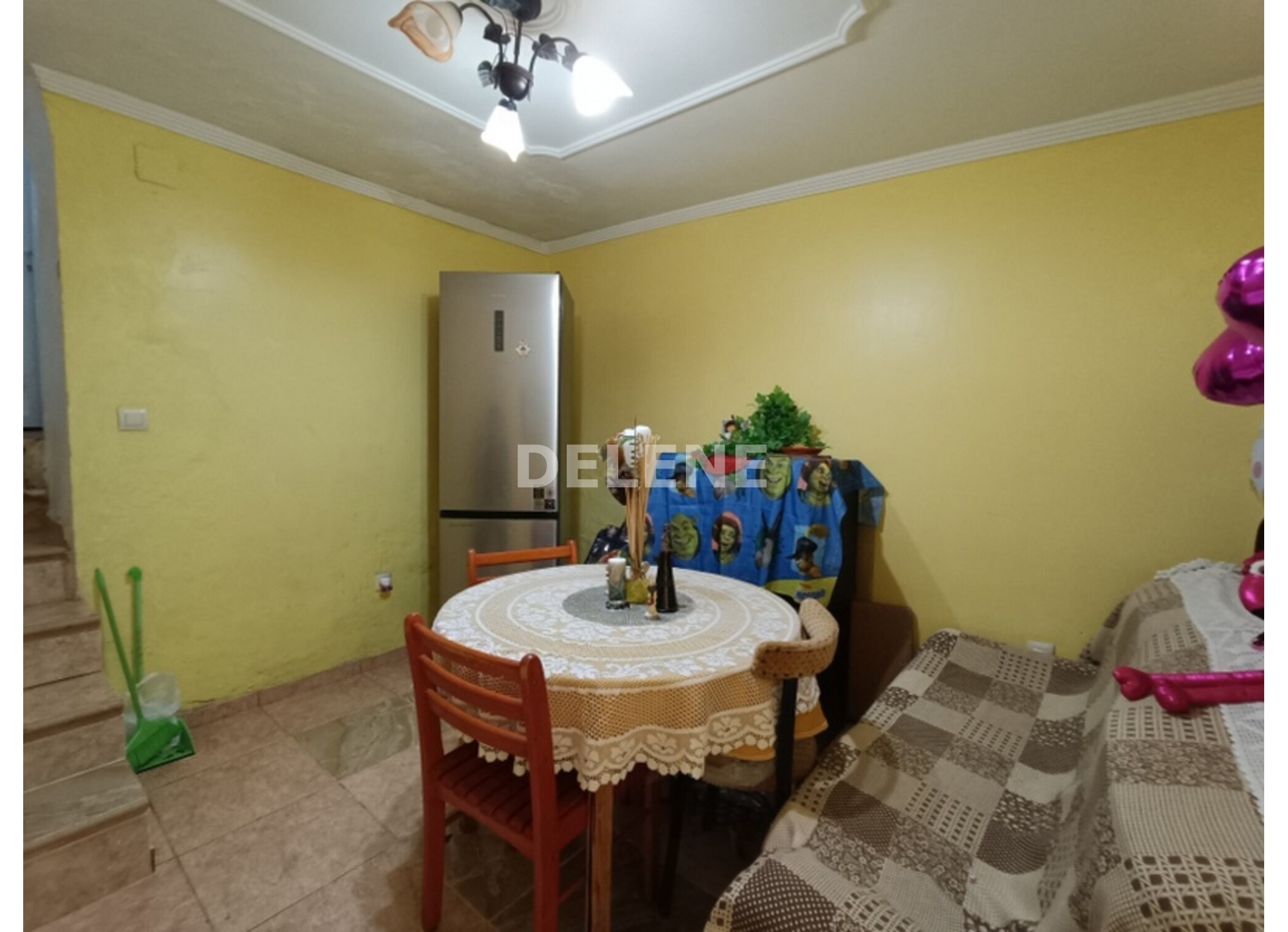 2945 CASA CON PATIO Y TERRAZA, AVDA DE LA LIBERTAD