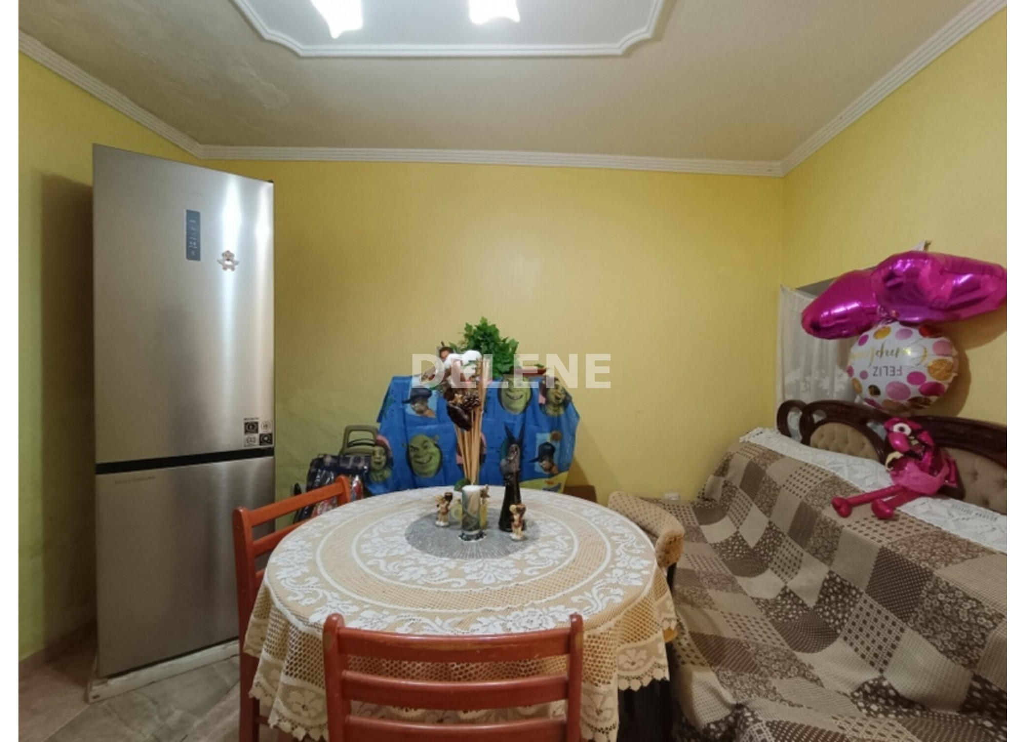 2945 CASA CON PATIO Y TERRAZA, AVDA DE LA LIBERTAD