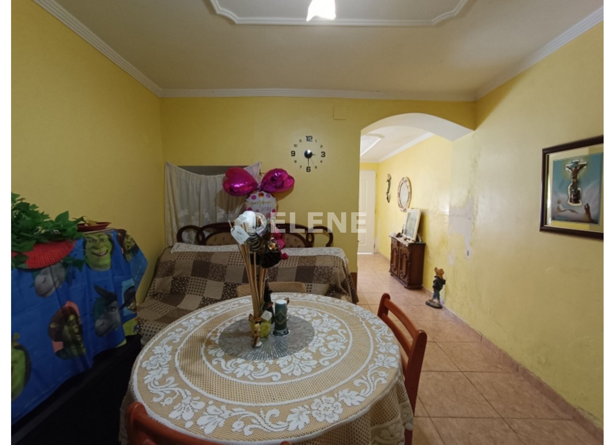 2945 CASA CON PATIO Y TERRAZA, AVDA DE LA LIBERTAD