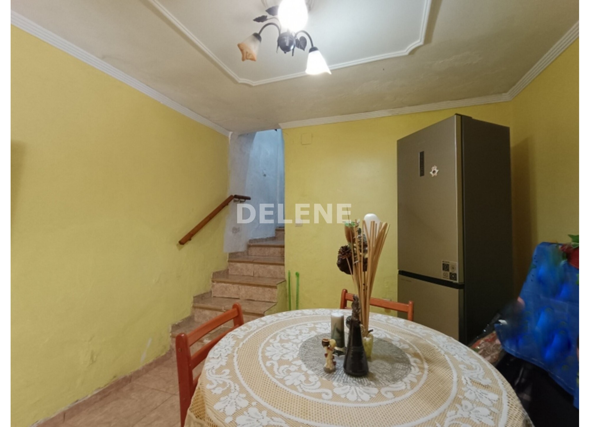 2945 CASA CON PATIO Y TERRAZA, AVDA DE LA LIBERTAD