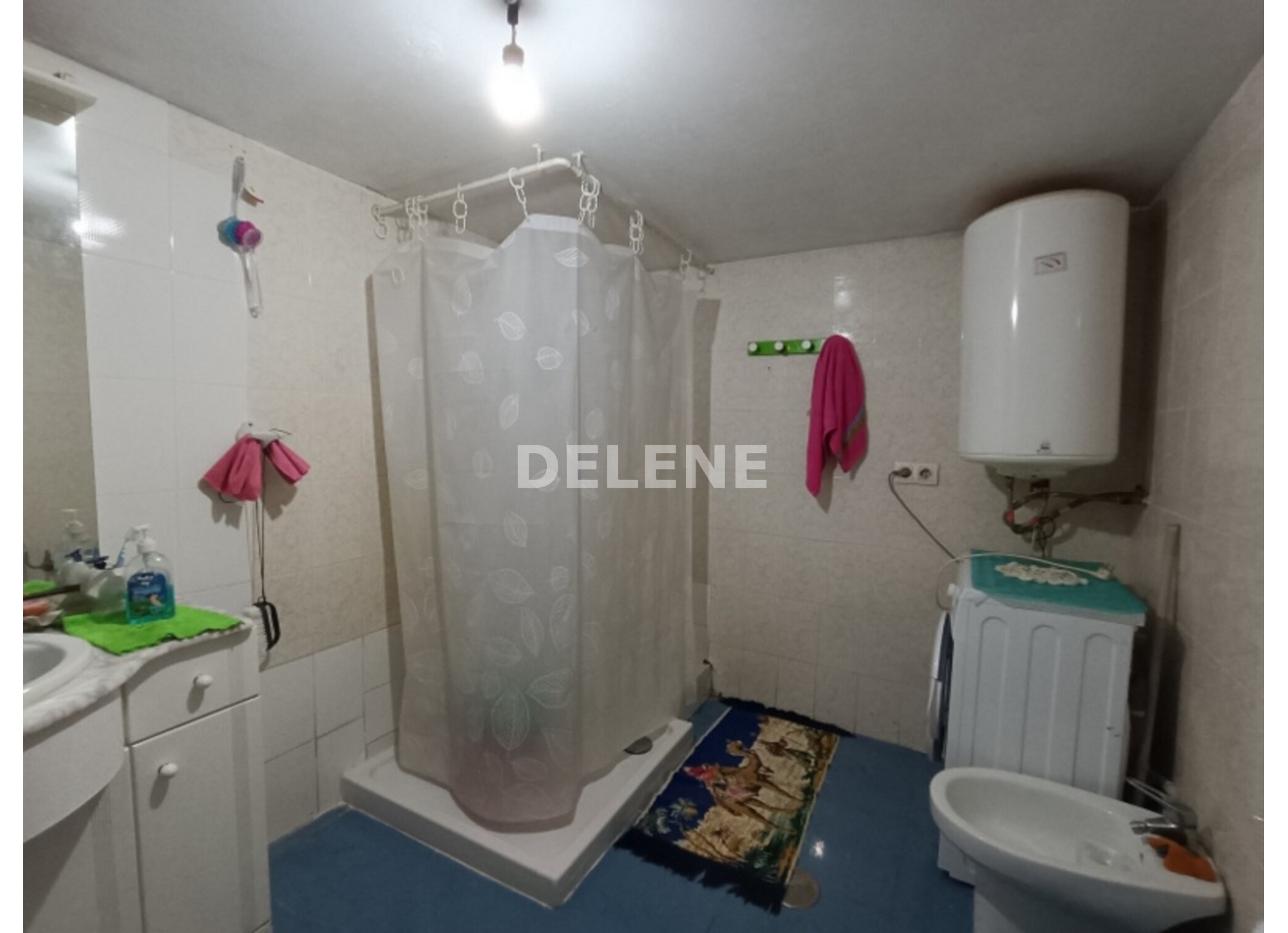 2945 CASA CON PATIO Y TERRAZA, AVDA DE LA LIBERTAD