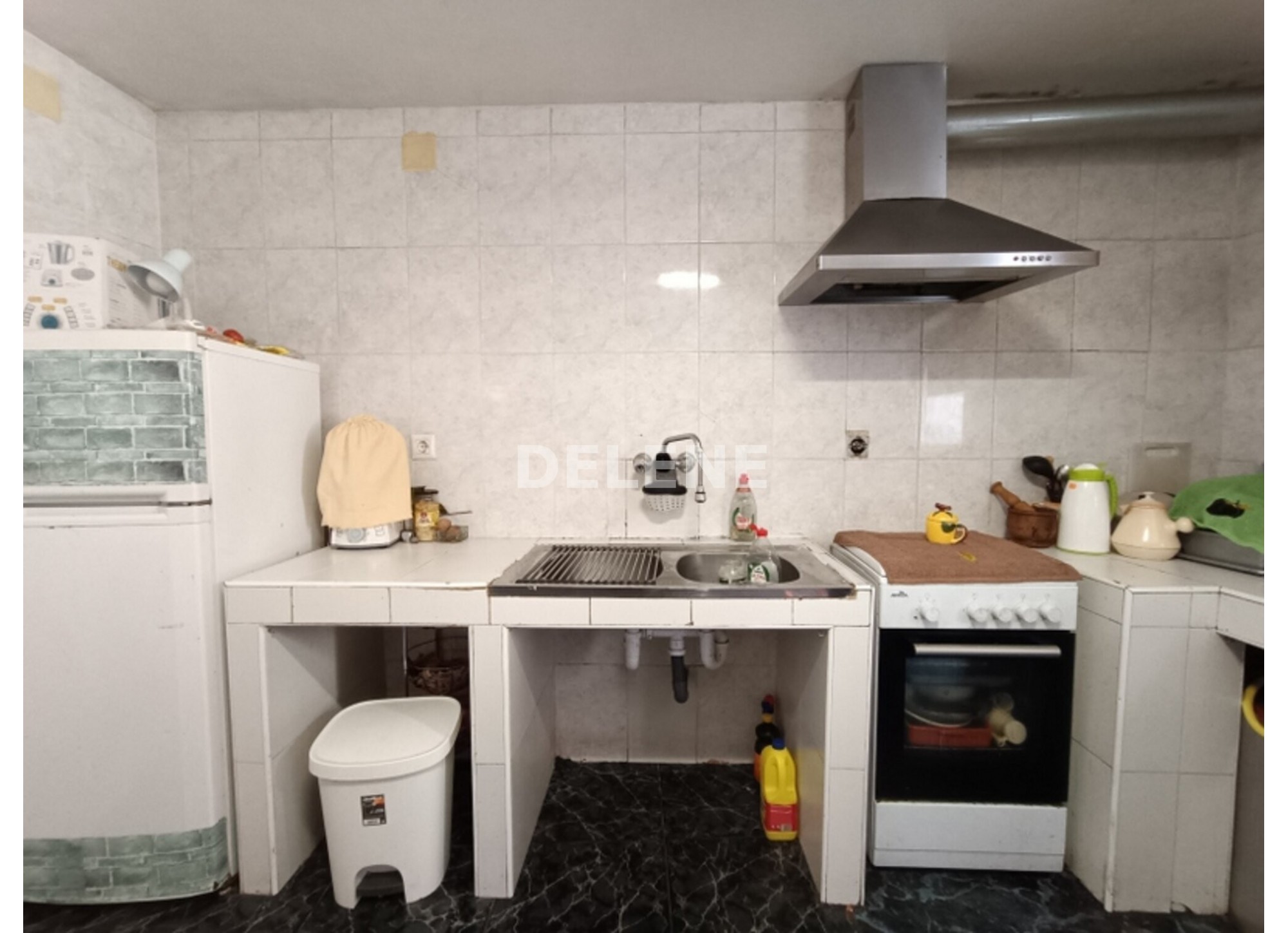 2945 CASA CON PATIO Y TERRAZA, AVDA DE LA LIBERTAD