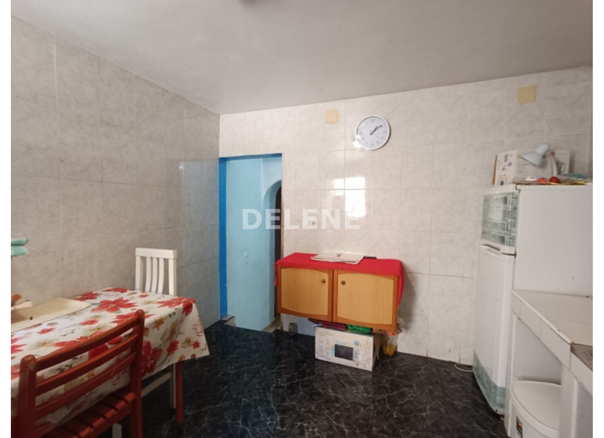 2945 CASA CON PATIO Y TERRAZA, AVDA DE LA LIBERTAD