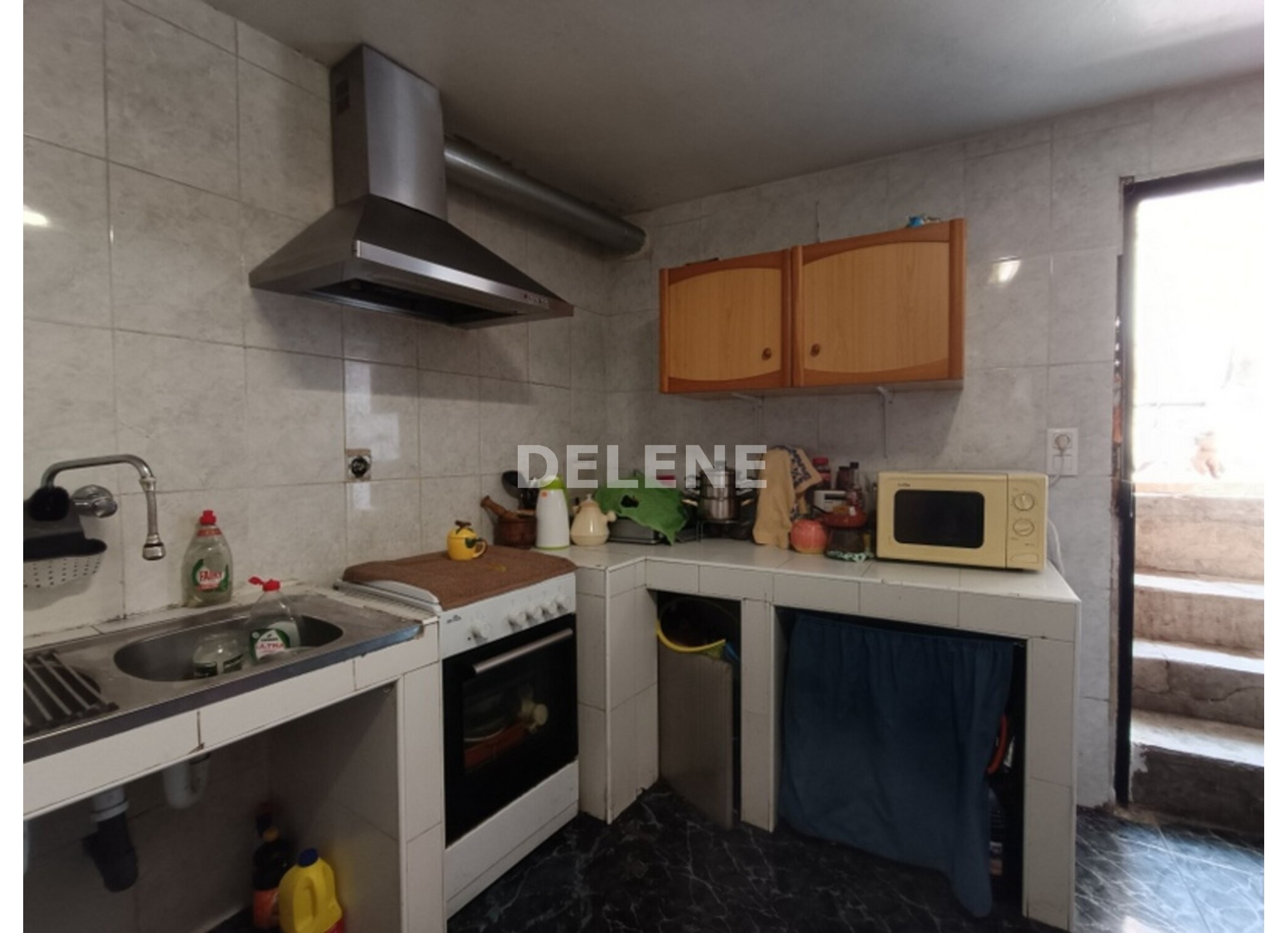 2945 CASA CON PATIO Y TERRAZA, AVDA DE LA LIBERTAD