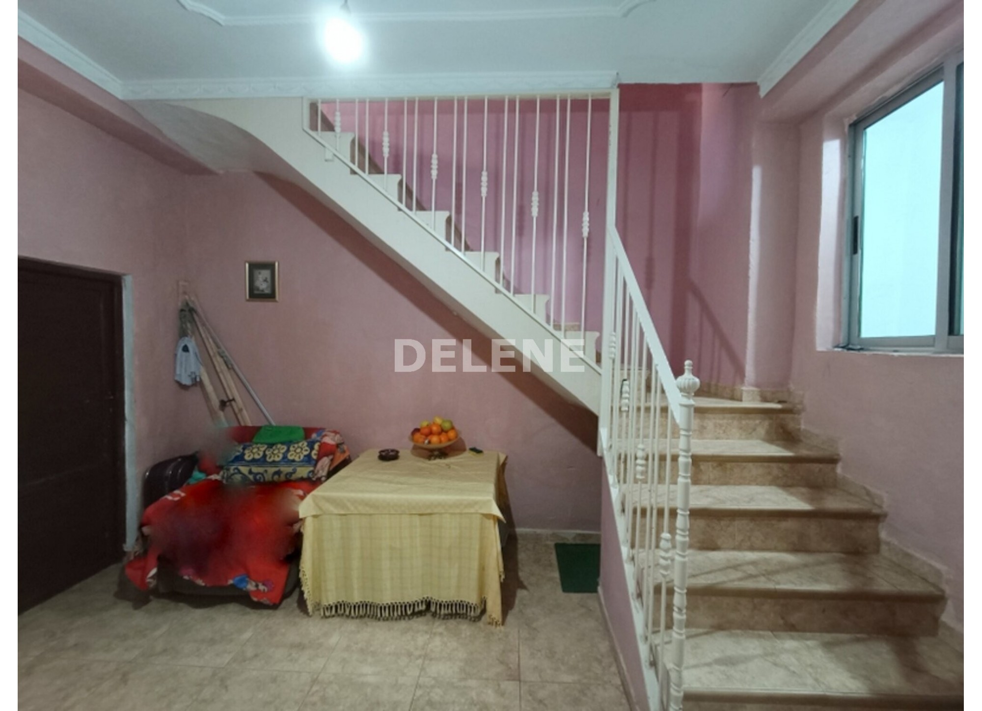 2945 CASA CON PATIO Y TERRAZA, AVDA DE LA LIBERTAD