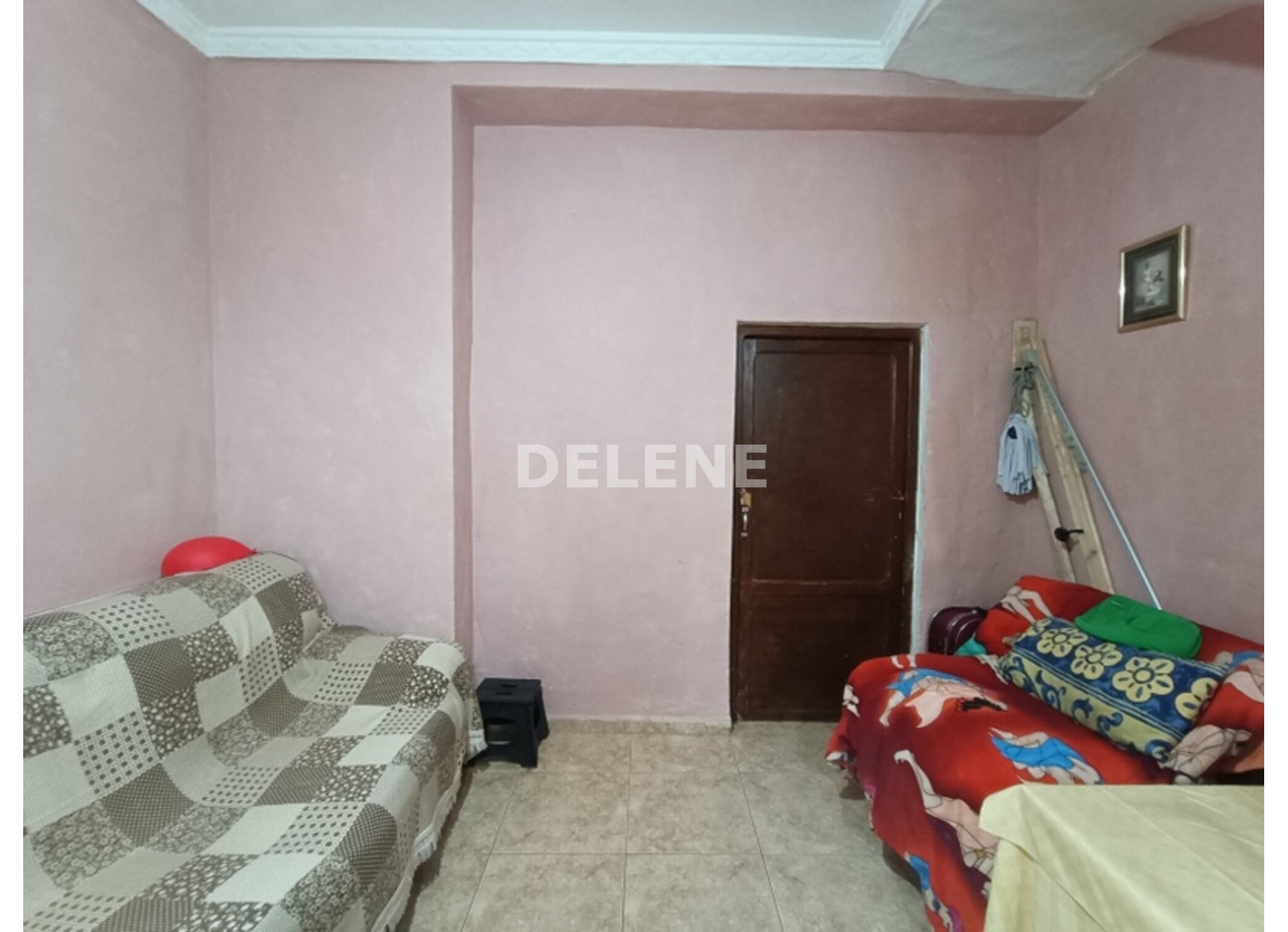 2945 CASA CON PATIO Y TERRAZA, AVDA DE LA LIBERTAD