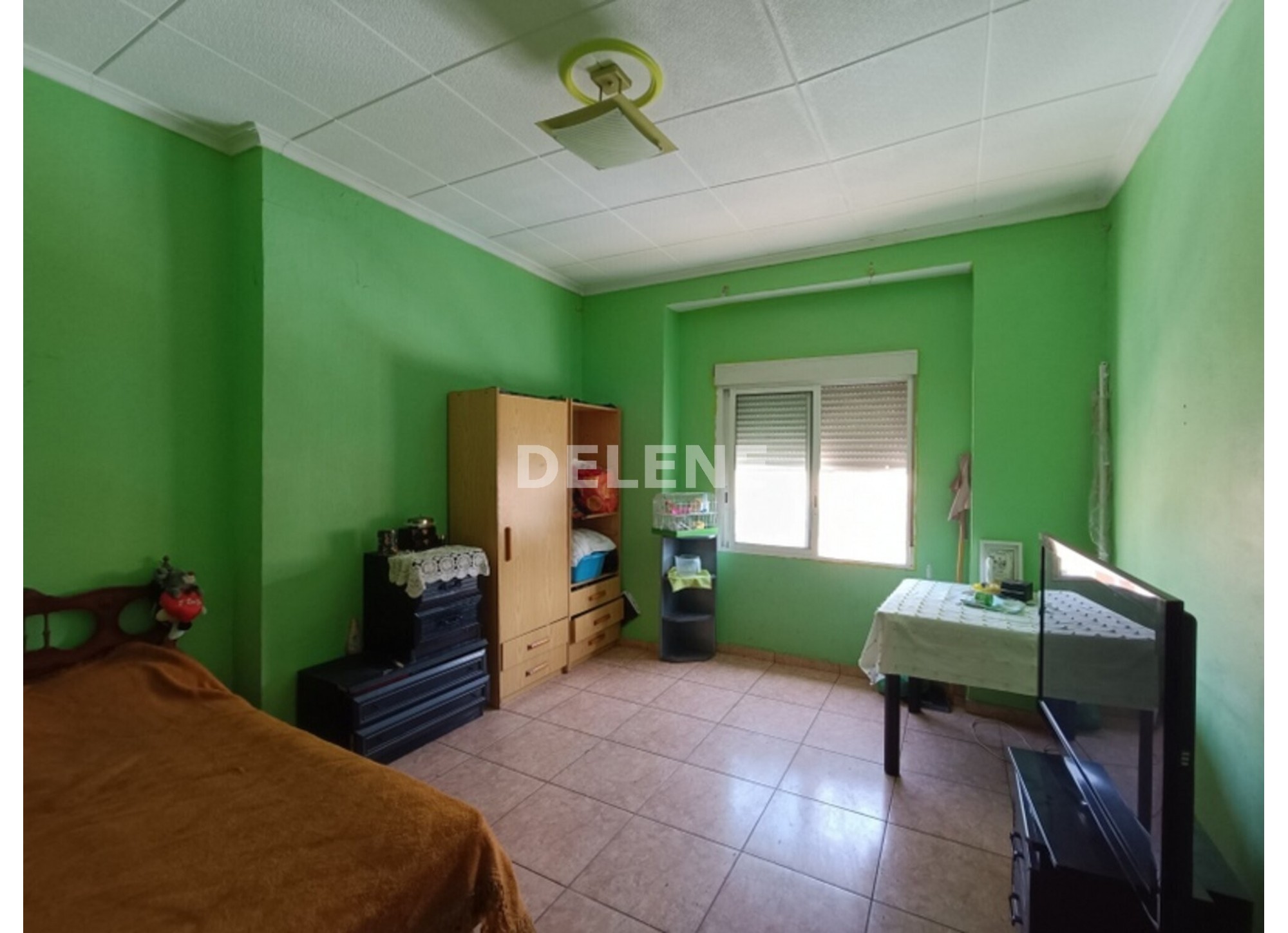 2945 CASA CON PATIO Y TERRAZA, AVDA DE LA LIBERTAD