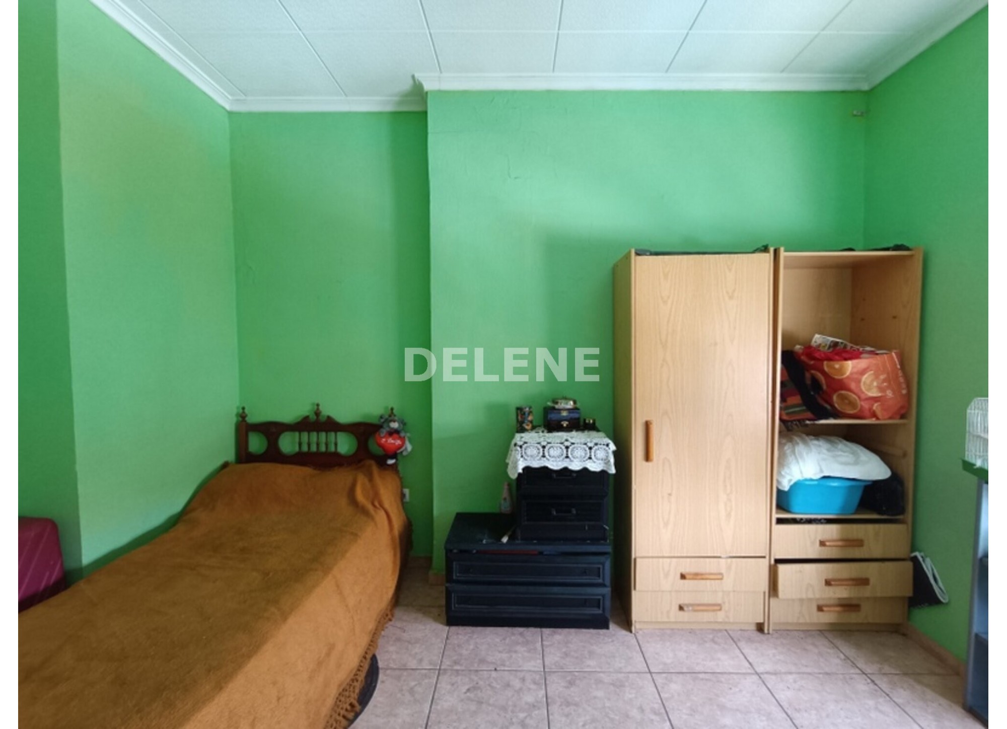 2945 CASA CON PATIO Y TERRAZA, AVDA DE LA LIBERTAD