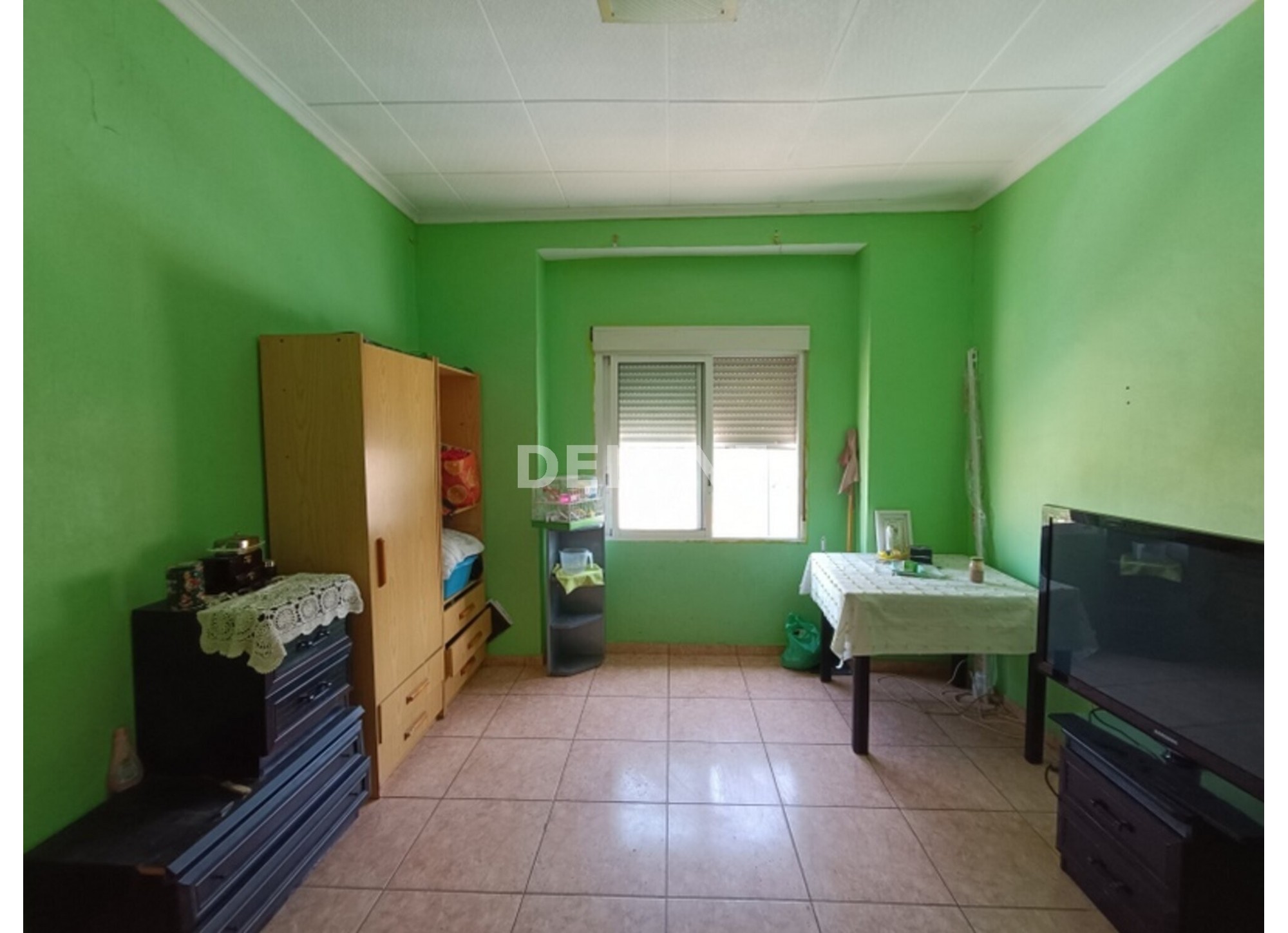 2945 CASA CON PATIO Y TERRAZA, AVDA DE LA LIBERTAD