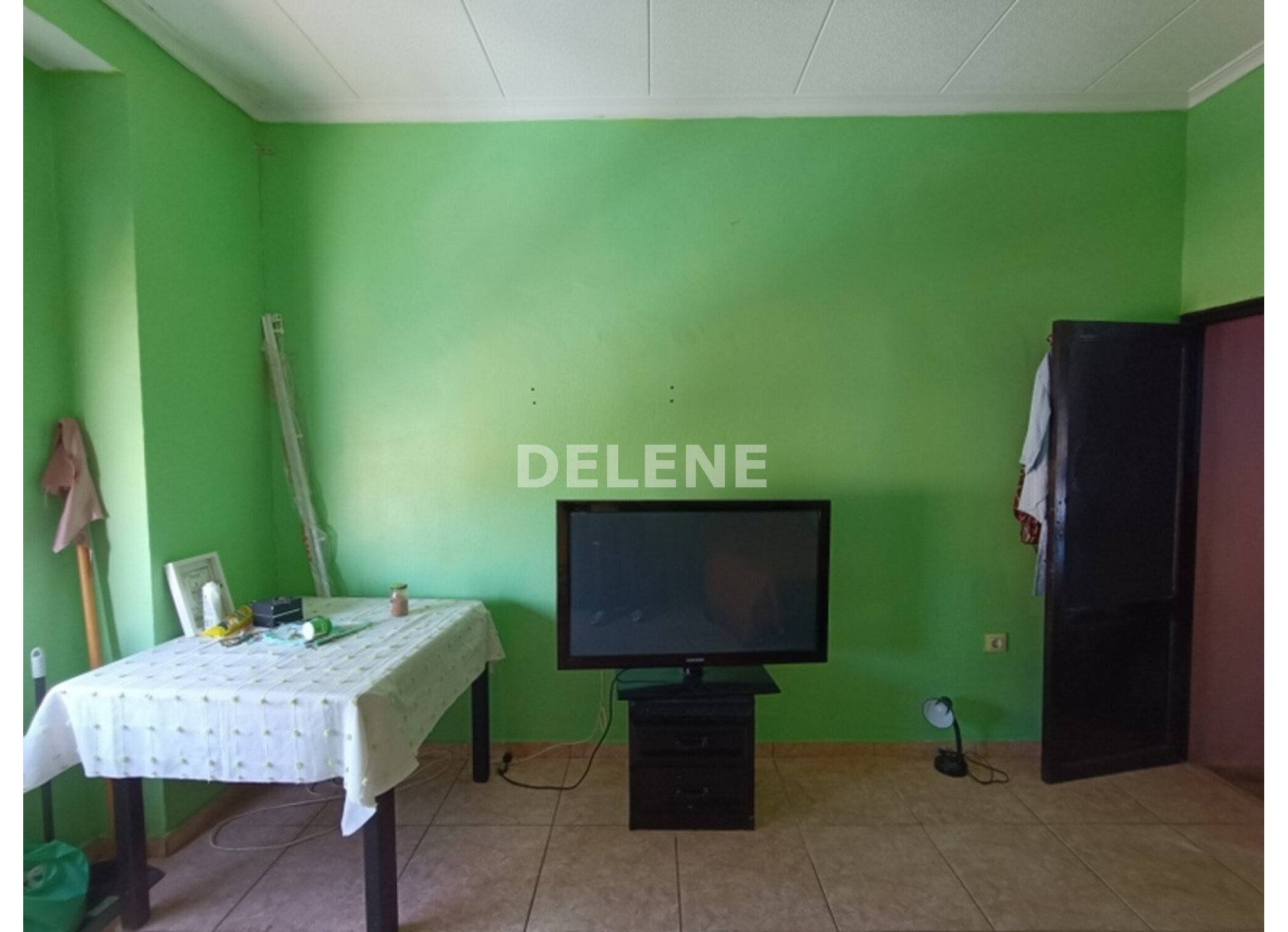 2945 CASA CON PATIO Y TERRAZA, AVDA DE LA LIBERTAD