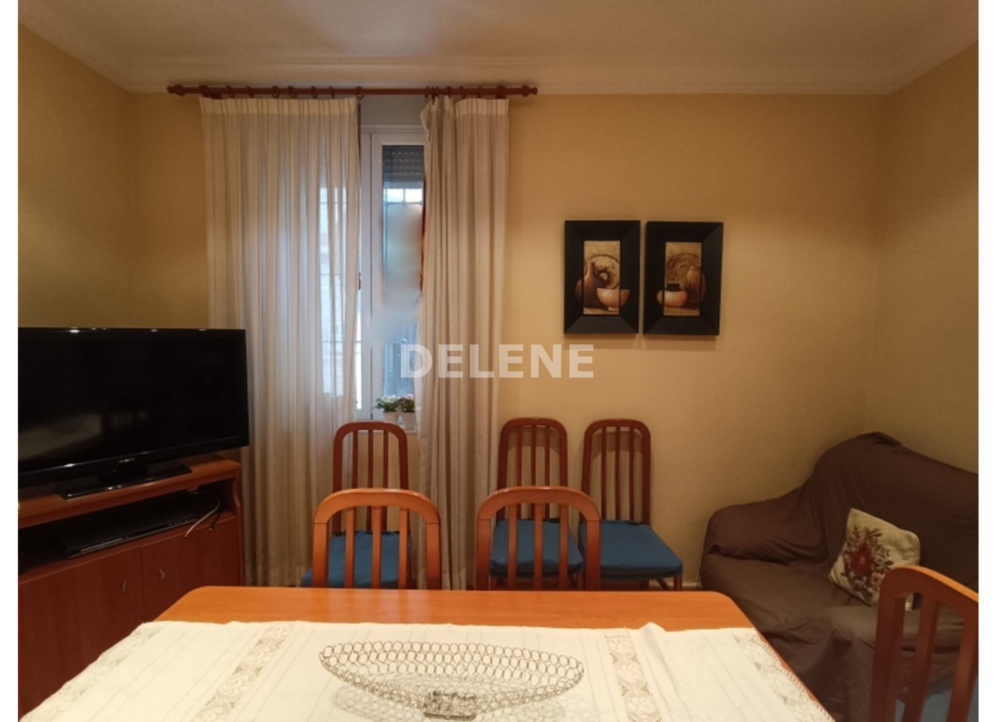 2952 CASA CON TERRAZAS, ZONA AVDA. DE LA CONSTITUCIÓN