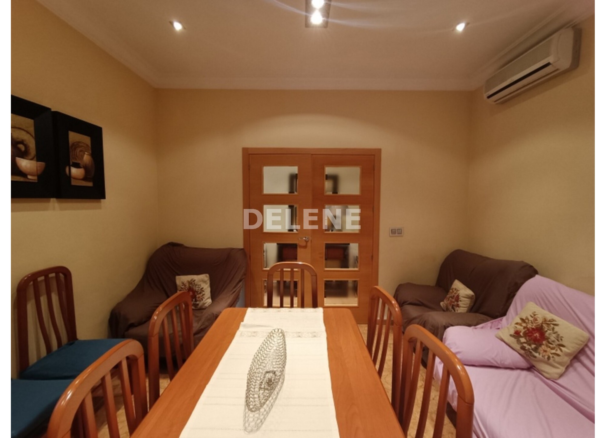 2952 CASA CON TERRAZAS, ZONA AVDA. DE LA CONSTITUCIÓN