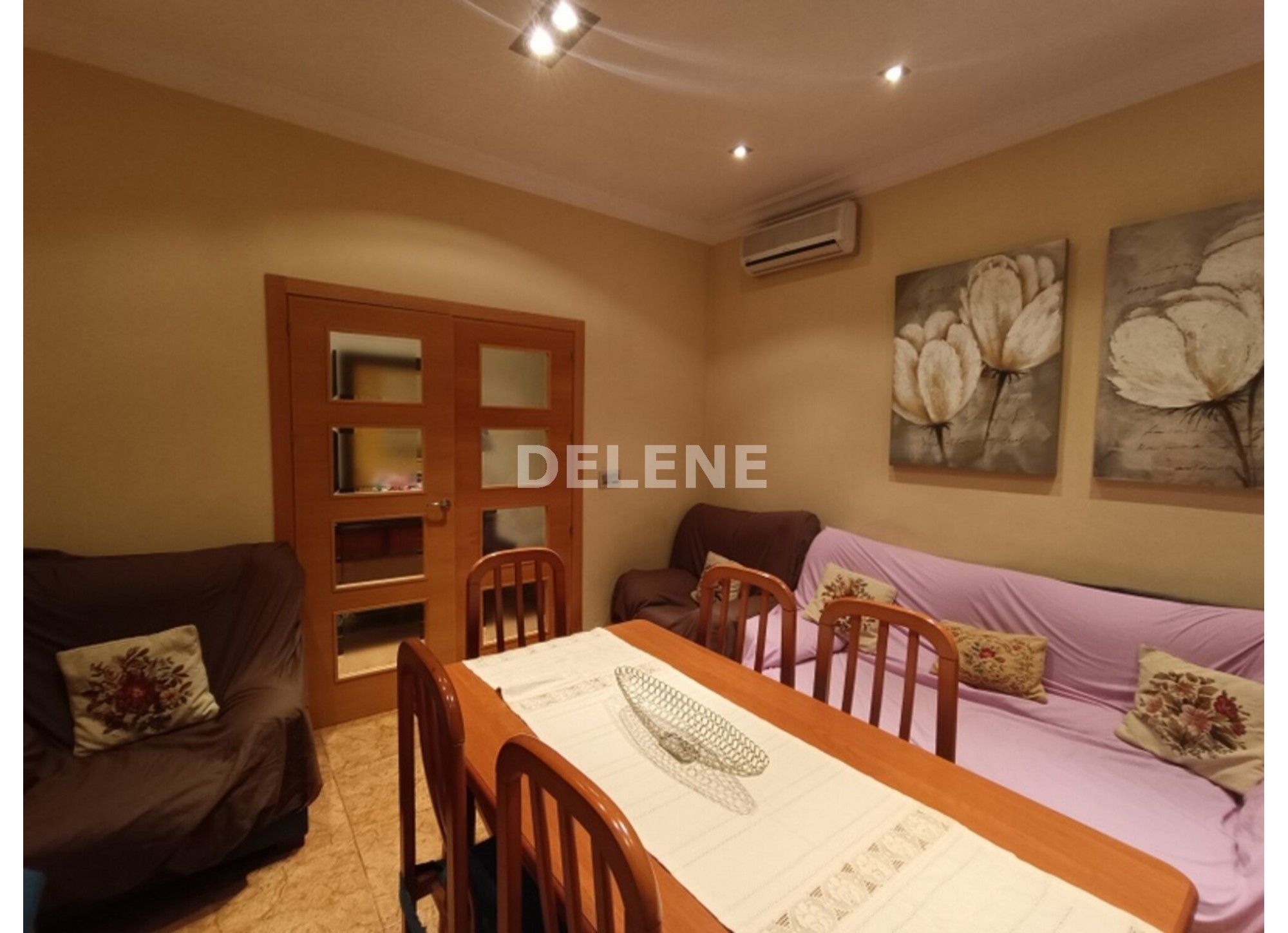 2952 CASA CON TERRAZAS, ZONA AVDA. DE LA CONSTITUCIÓN