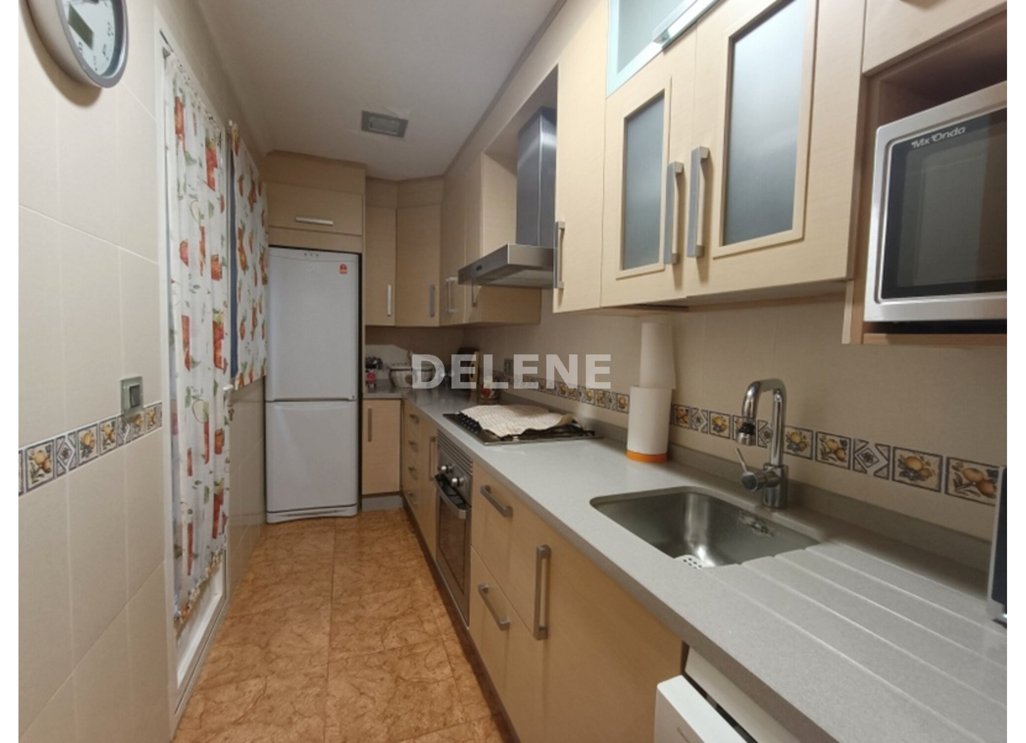 2952 CASA CON TERRAZAS, ZONA AVDA. DE LA CONSTITUCIÓN