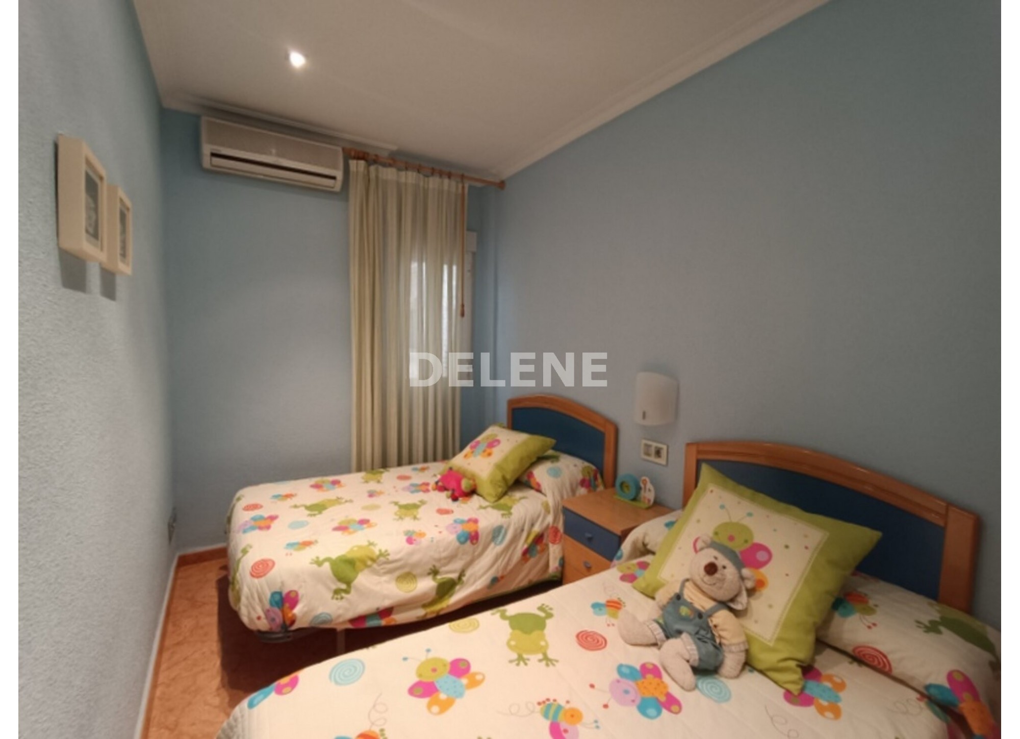 2952 CASA CON TERRAZAS, ZONA AVDA. DE LA CONSTITUCIÓN