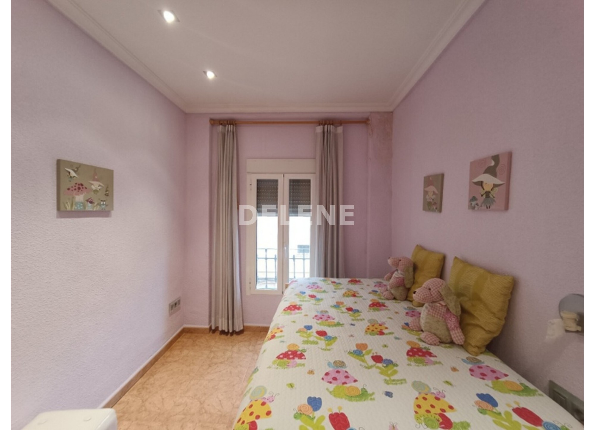 2952 CASA CON TERRAZAS, ZONA AVDA. DE LA CONSTITUCIÓN