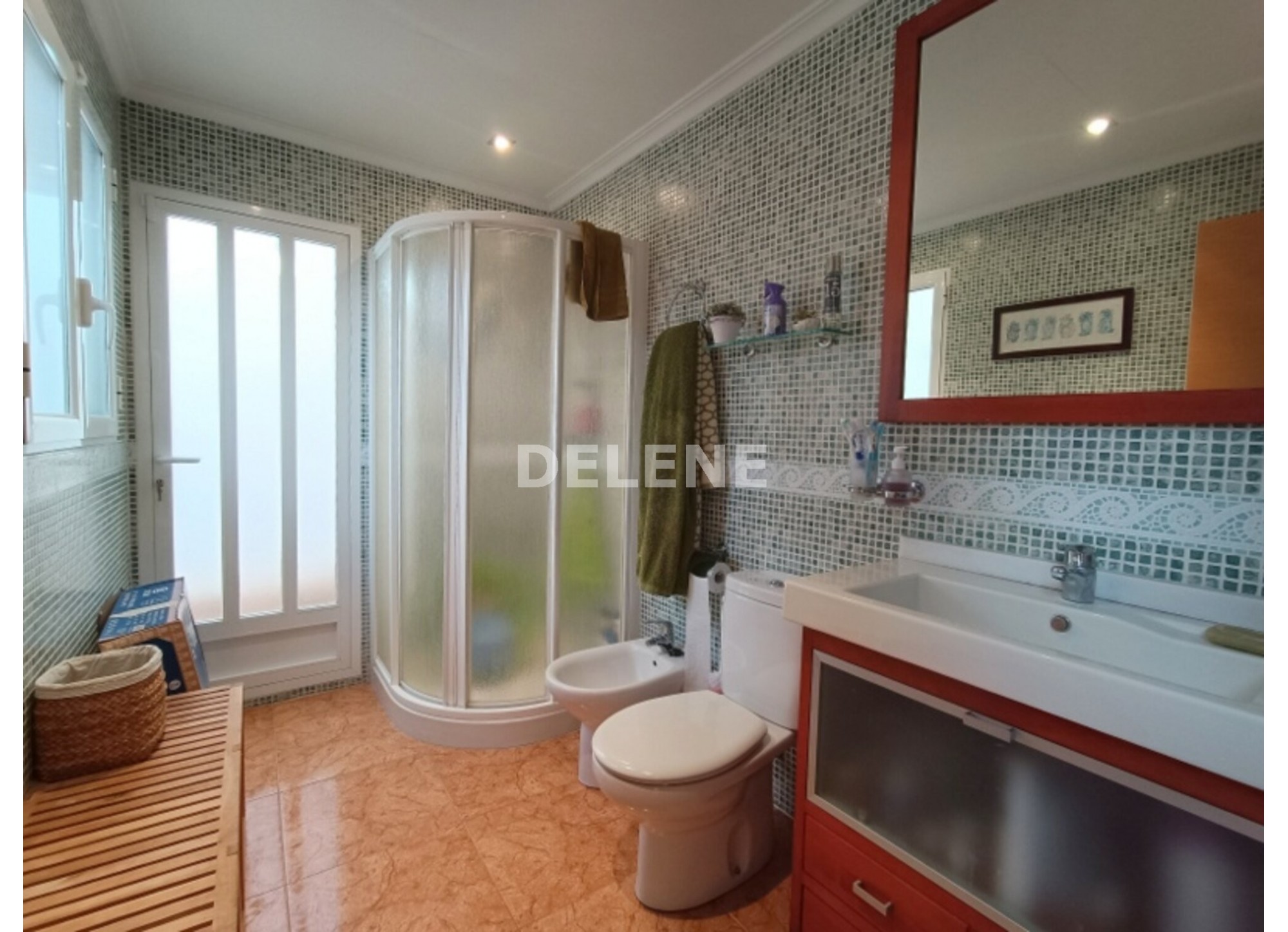 2952 CASA CON TERRAZAS, ZONA AVDA. DE LA CONSTITUCIÓN