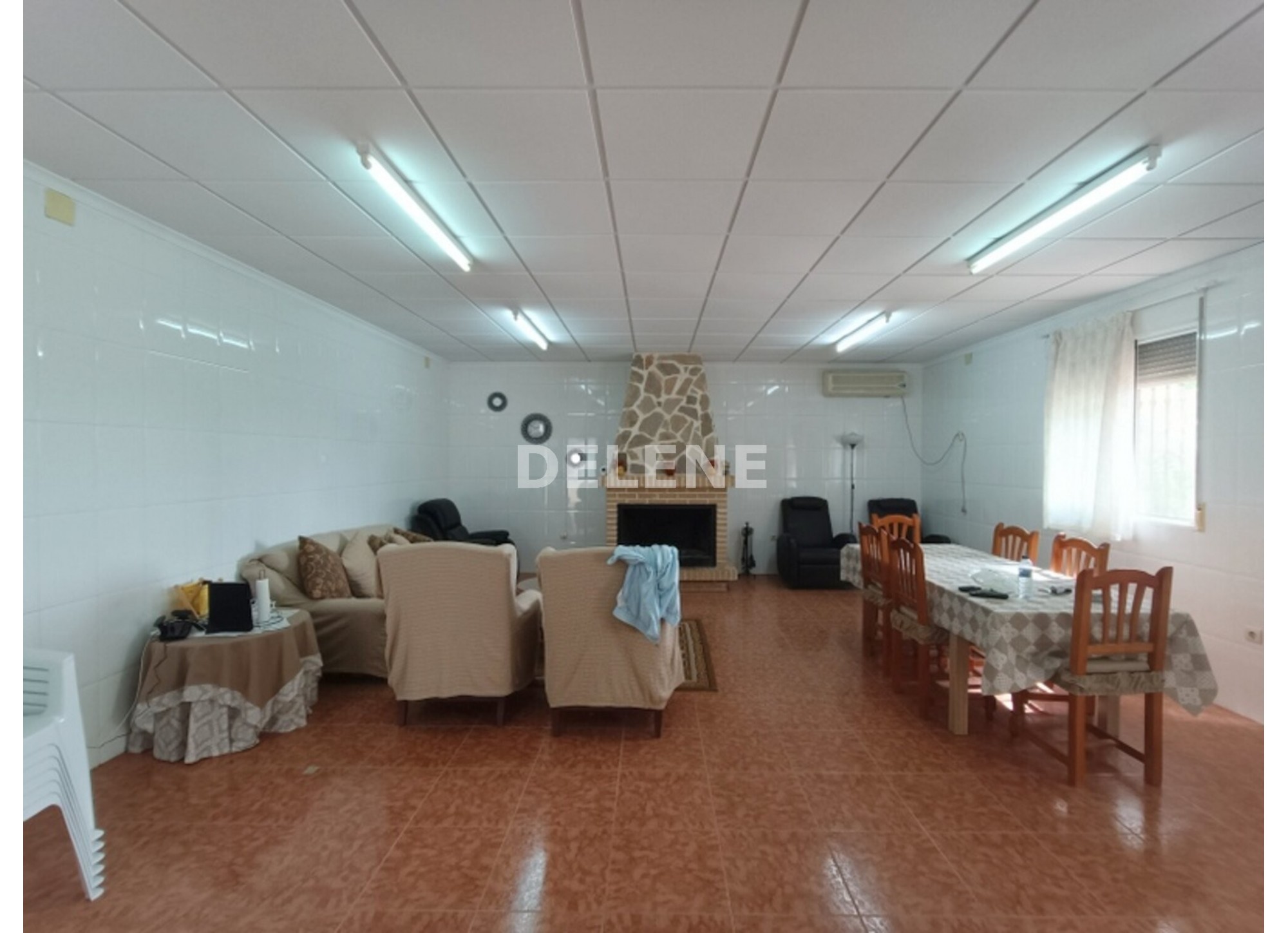 2953 CASA CON PATIO Y TERRENO, CORDOVILLA