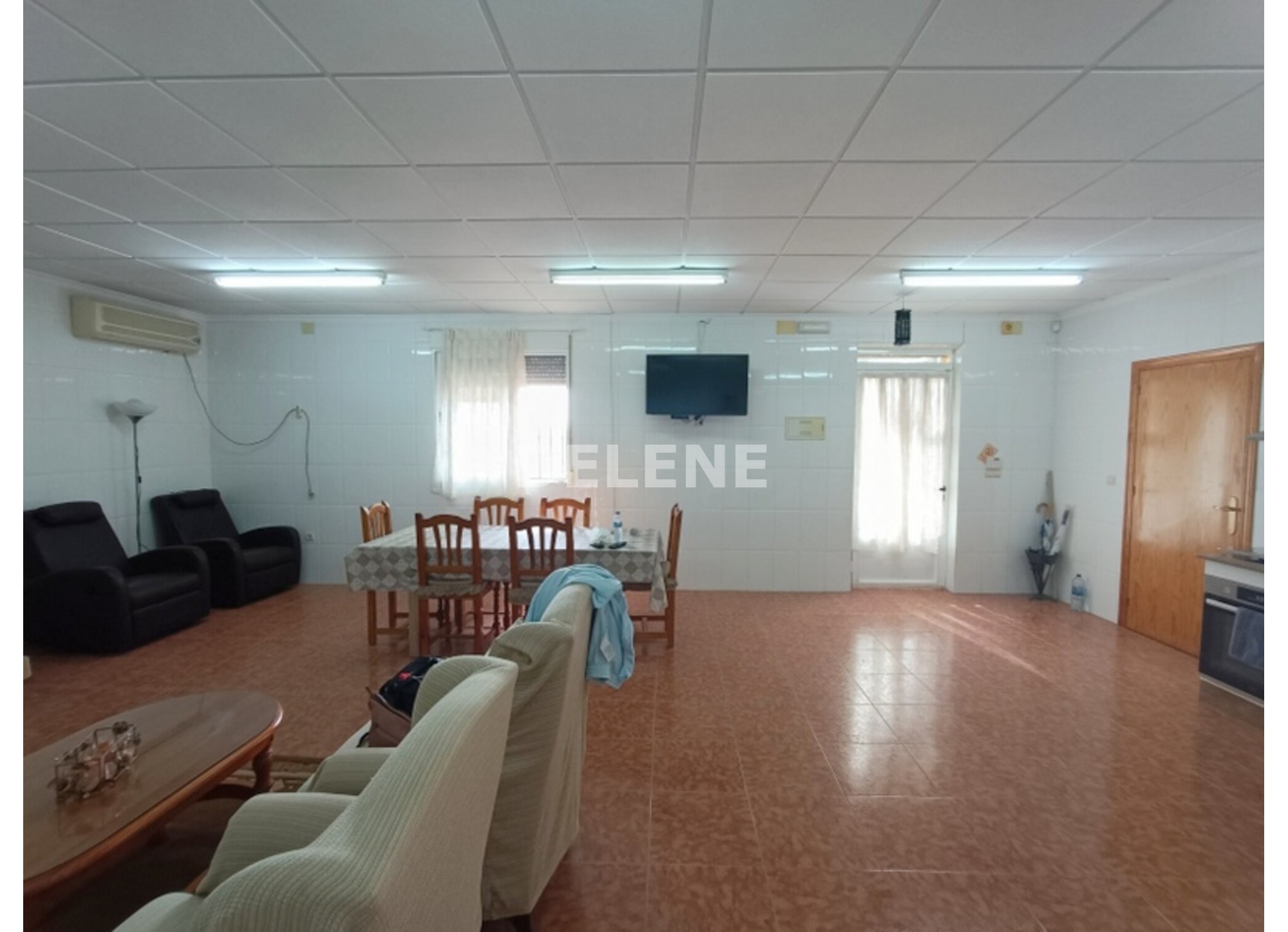 2953 CASA CON PATIO Y TERRENO, CORDOVILLA