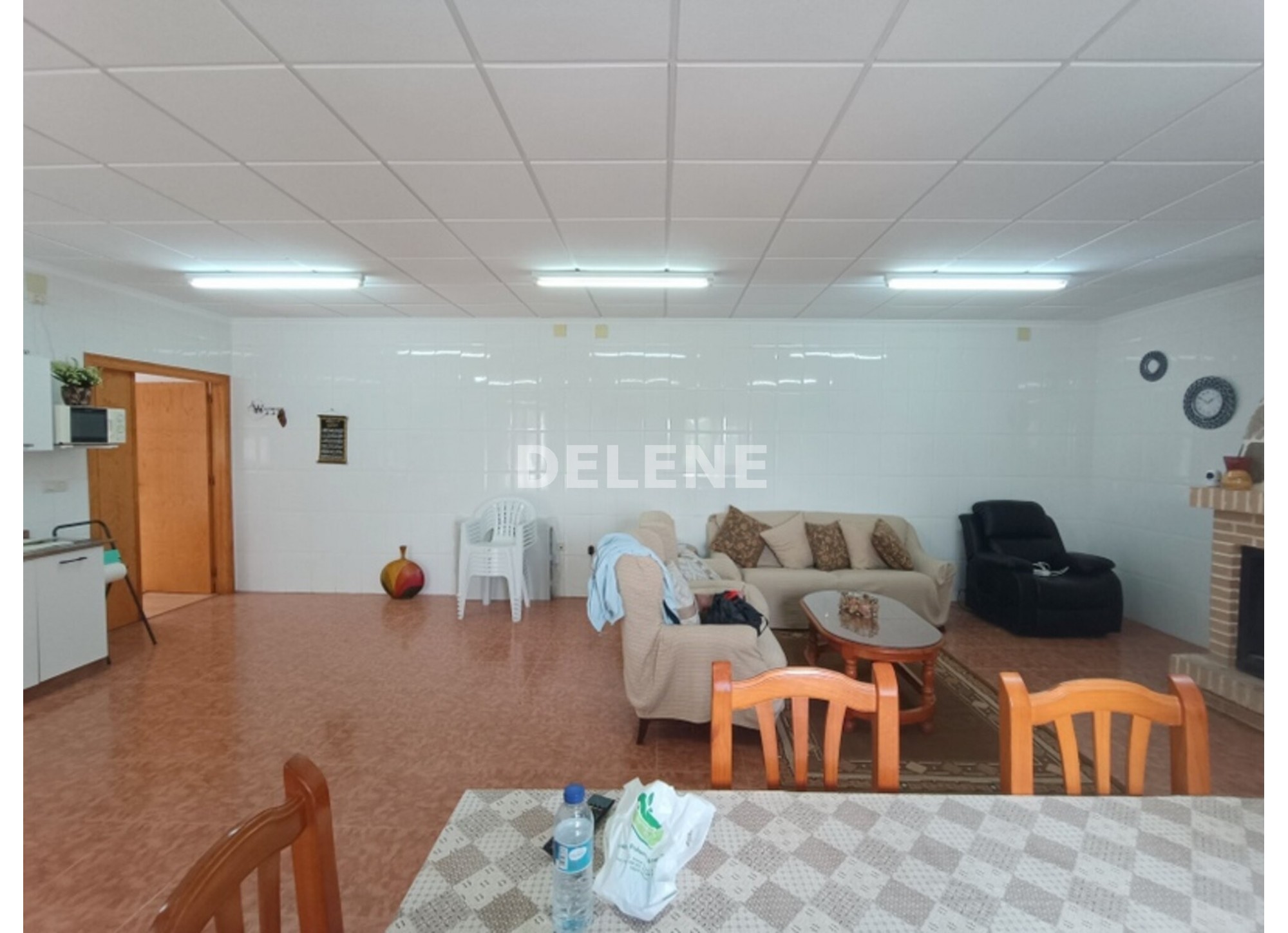 2953 CASA CON PATIO Y TERRENO, CORDOVILLA