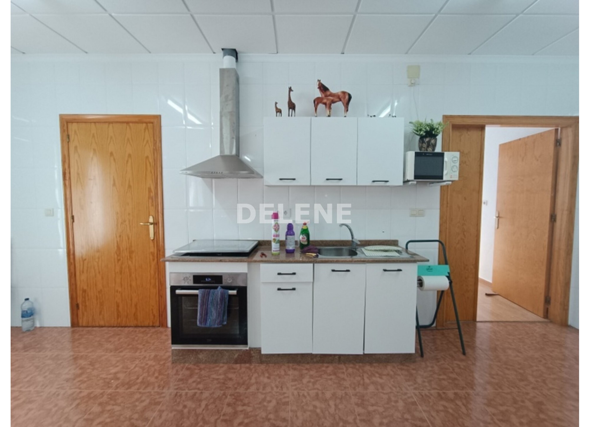 2953 CASA CON PATIO Y TERRENO, CORDOVILLA