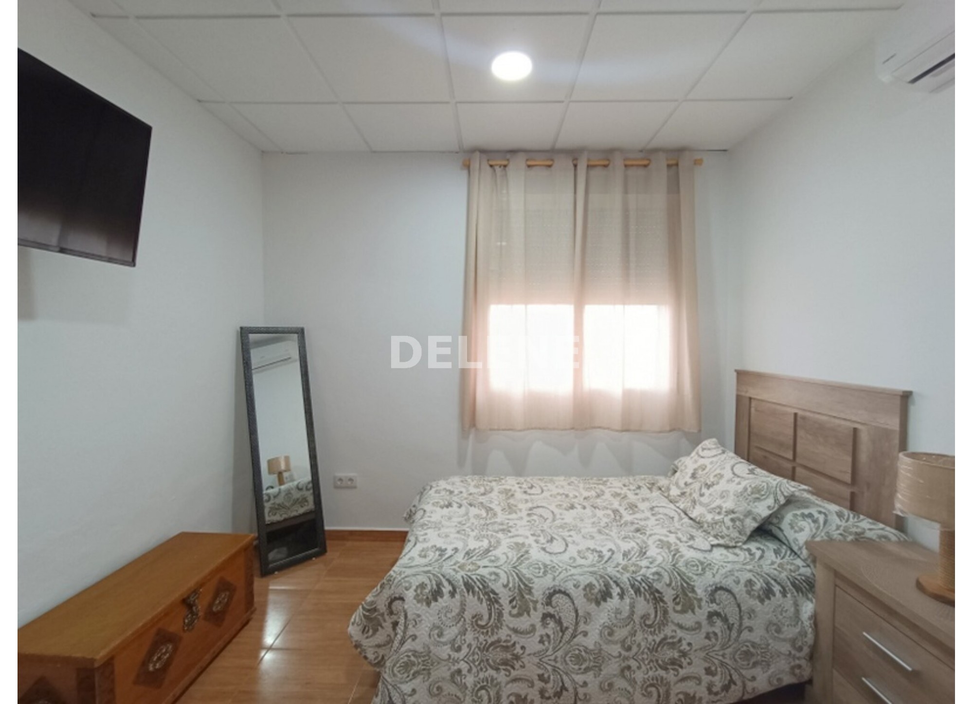 2953 CASA CON PATIO Y TERRENO, CORDOVILLA