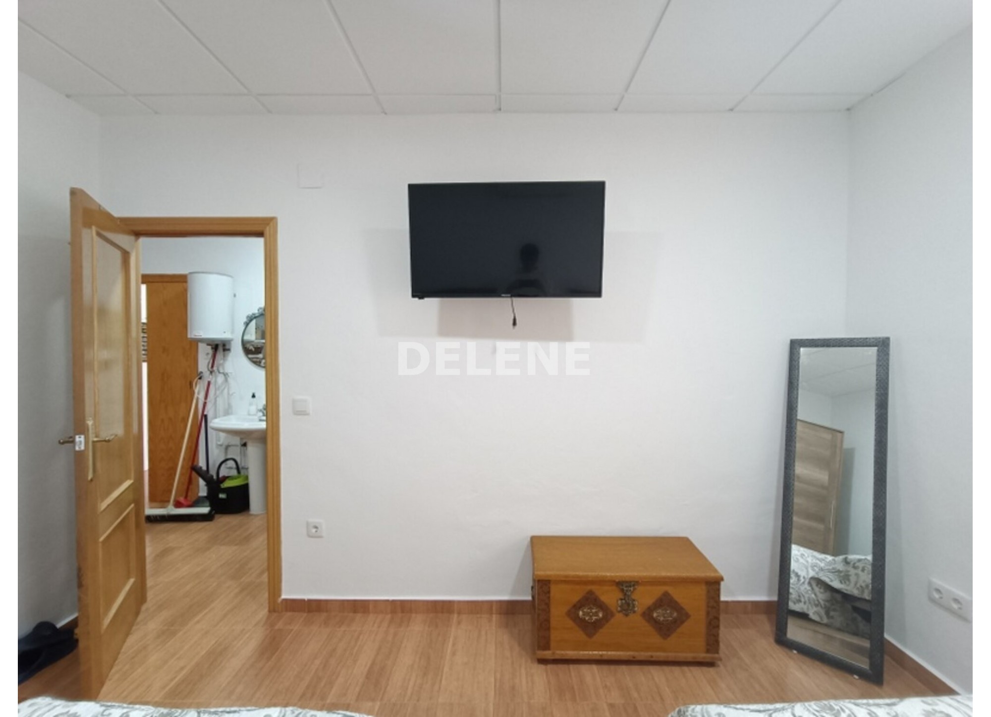 2953 CASA CON PATIO Y TERRENO, CORDOVILLA